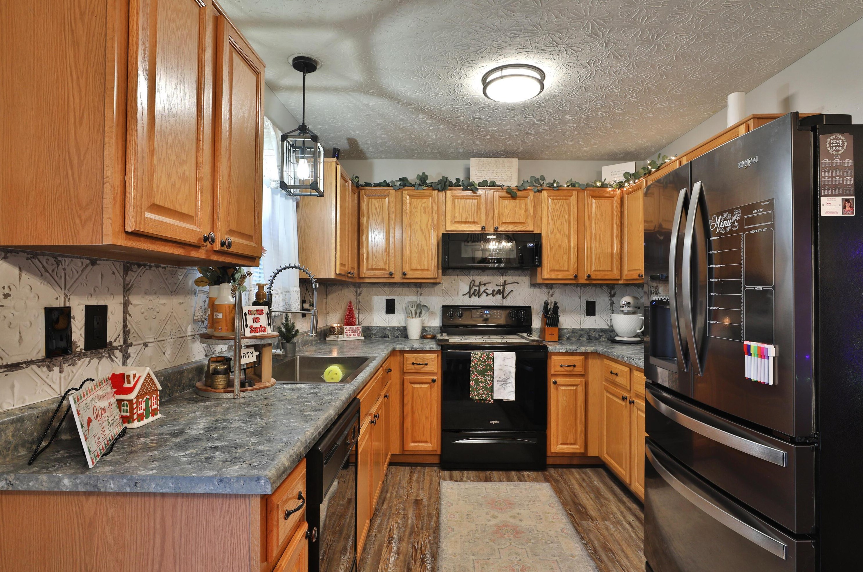 580 Euclid Ave, Ashville OH  43103-2512 exterior