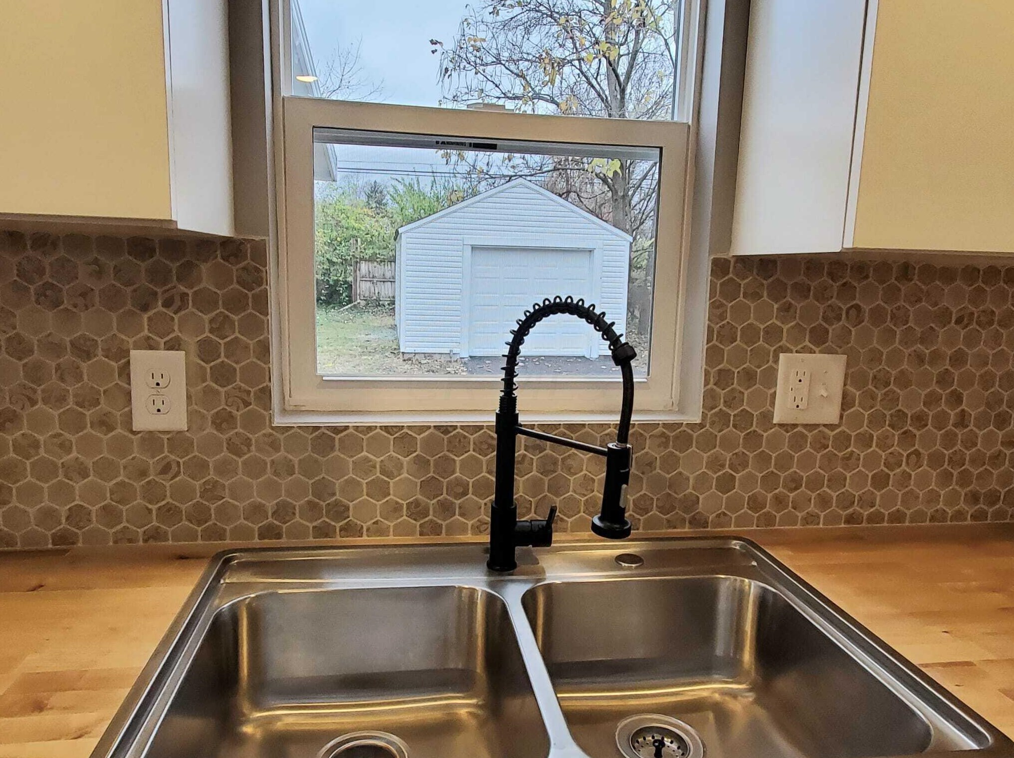 2357 Taylor Ave, Columbus OH  43211-2358 exterior