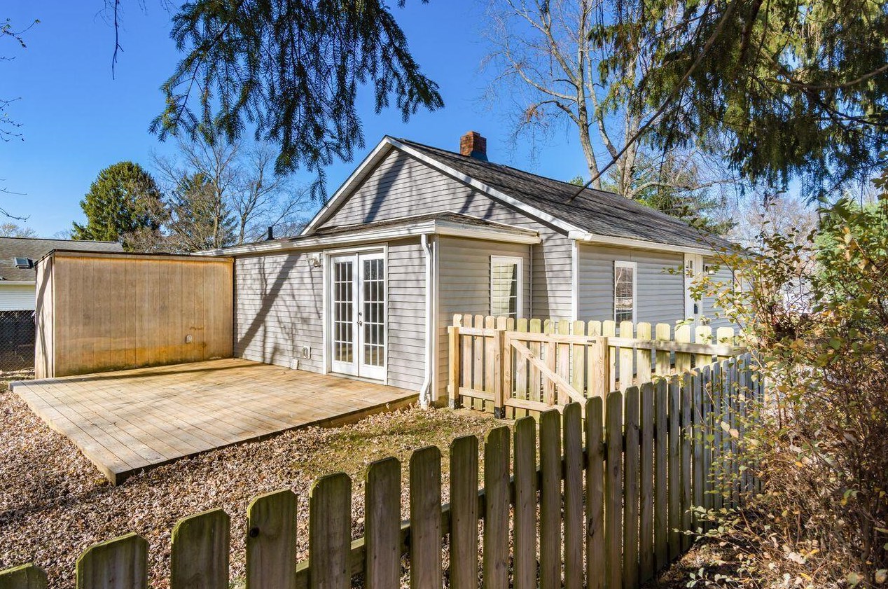135 East St, Pickerington, OH 43147-1185