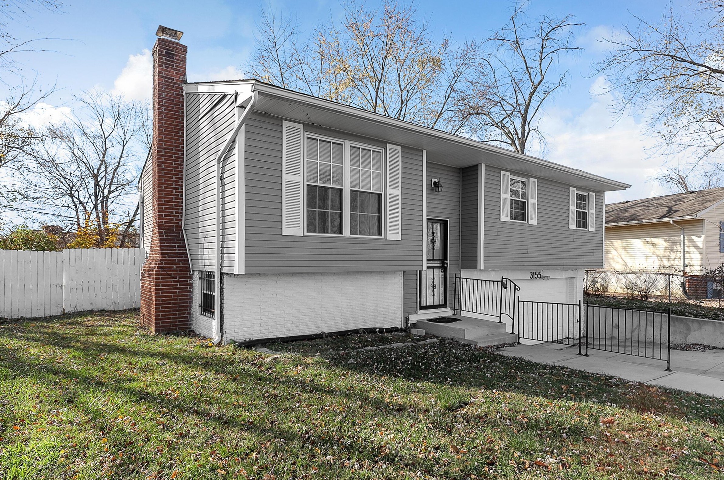 3155 Kenray Dr, Columbus, OH 43219-3223