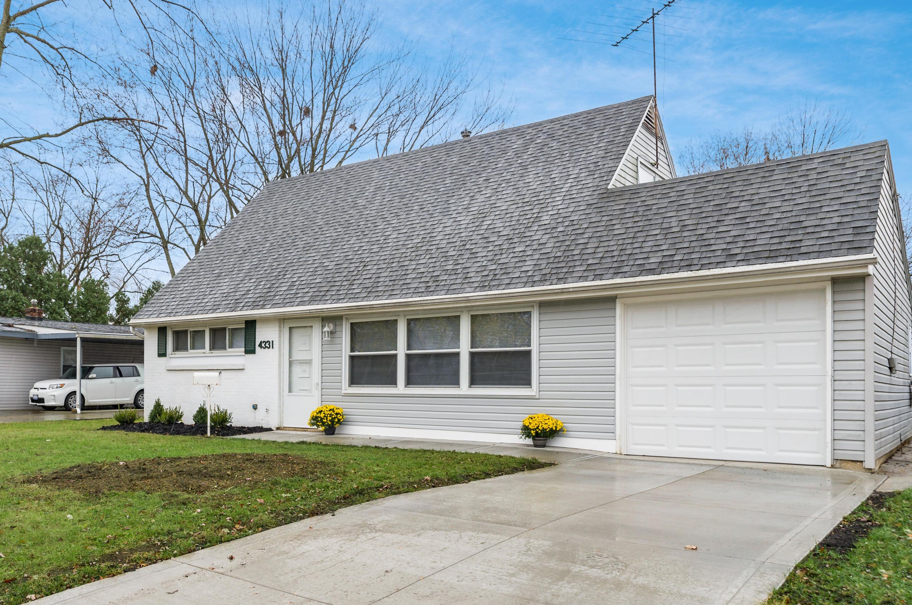 4331 Beechgrove Dr, Darbydale, OH 43123