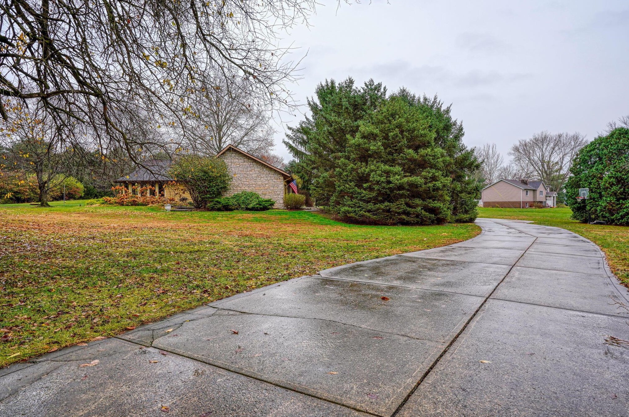 7543 Bloomfield Royalton Rd, Ashville, OH 43103-9561