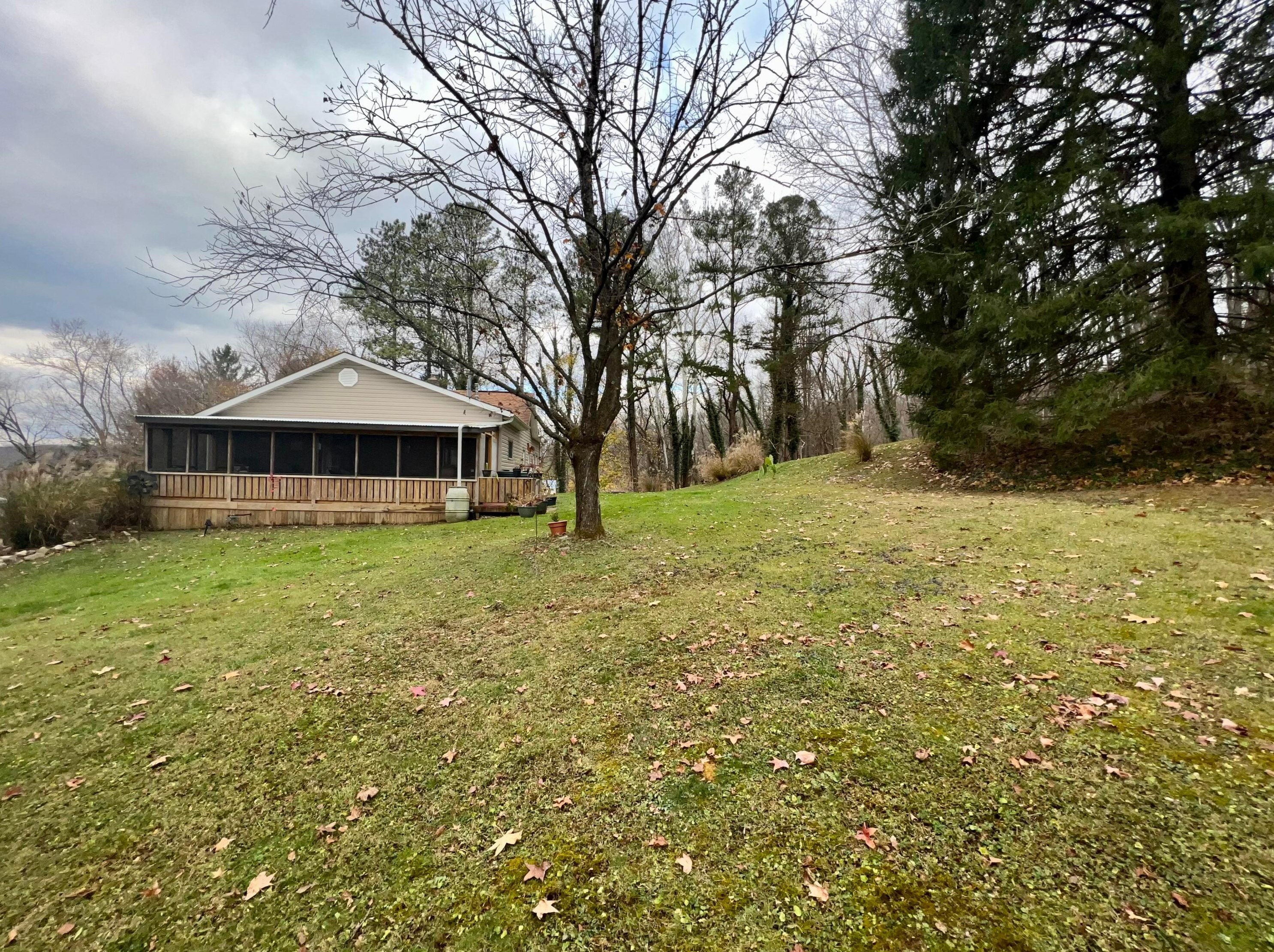 431 Mc Kinley Ave, Crooksville, OH 43731