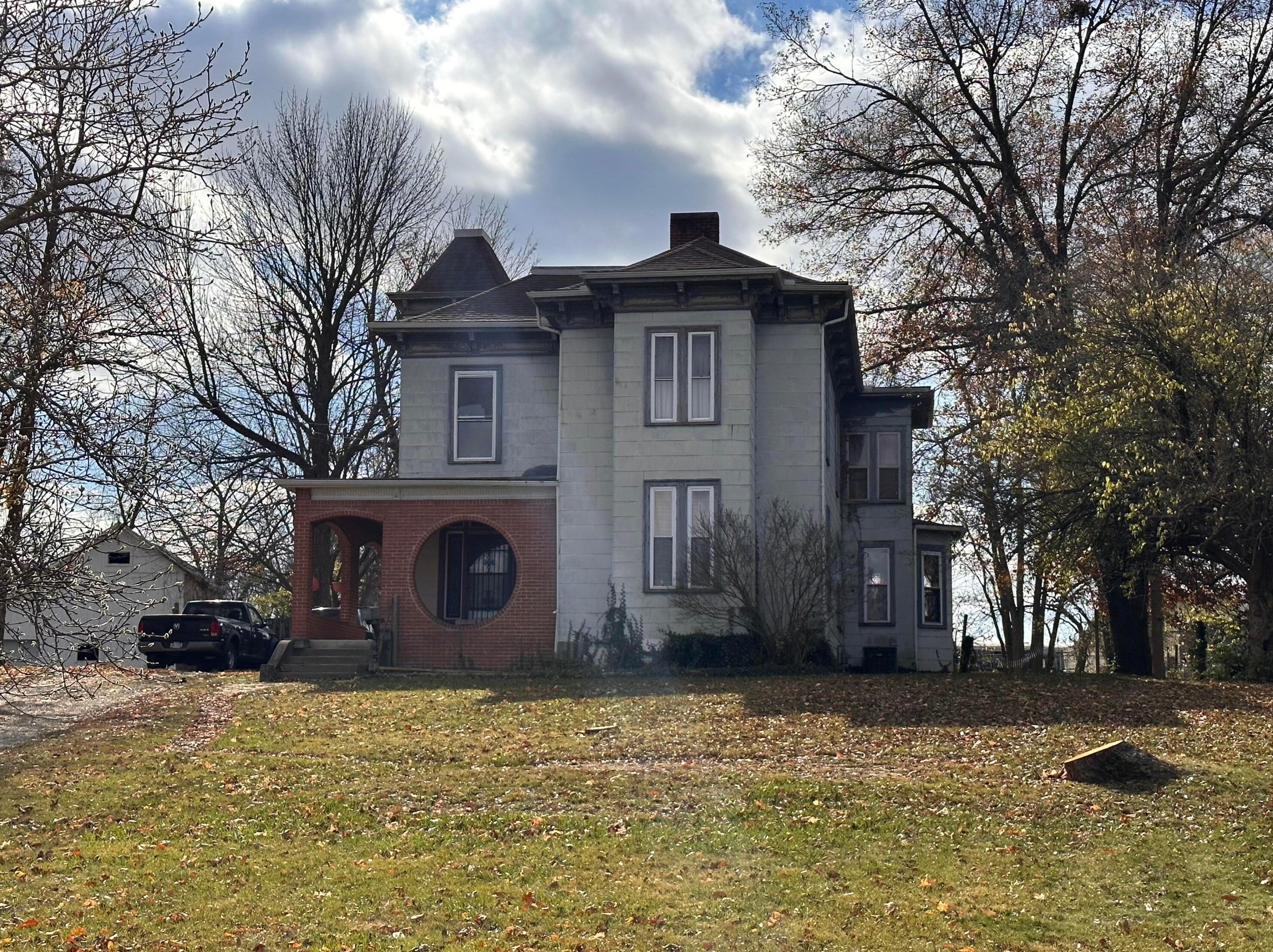 445 W Circle Ave, Washington CH, OH 43160