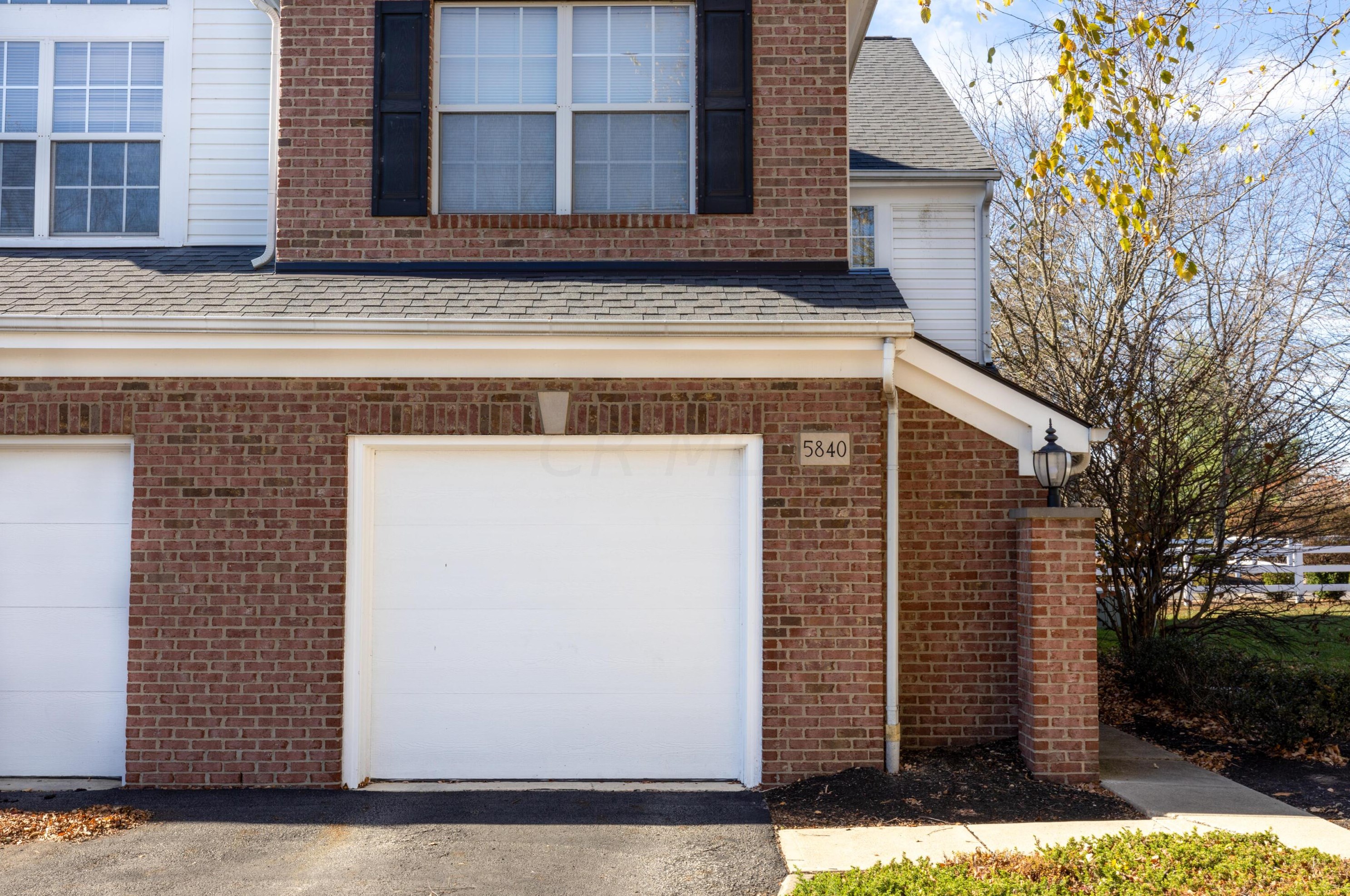 5840 Edge Of Vlg, Westerville, OH 43081-8647