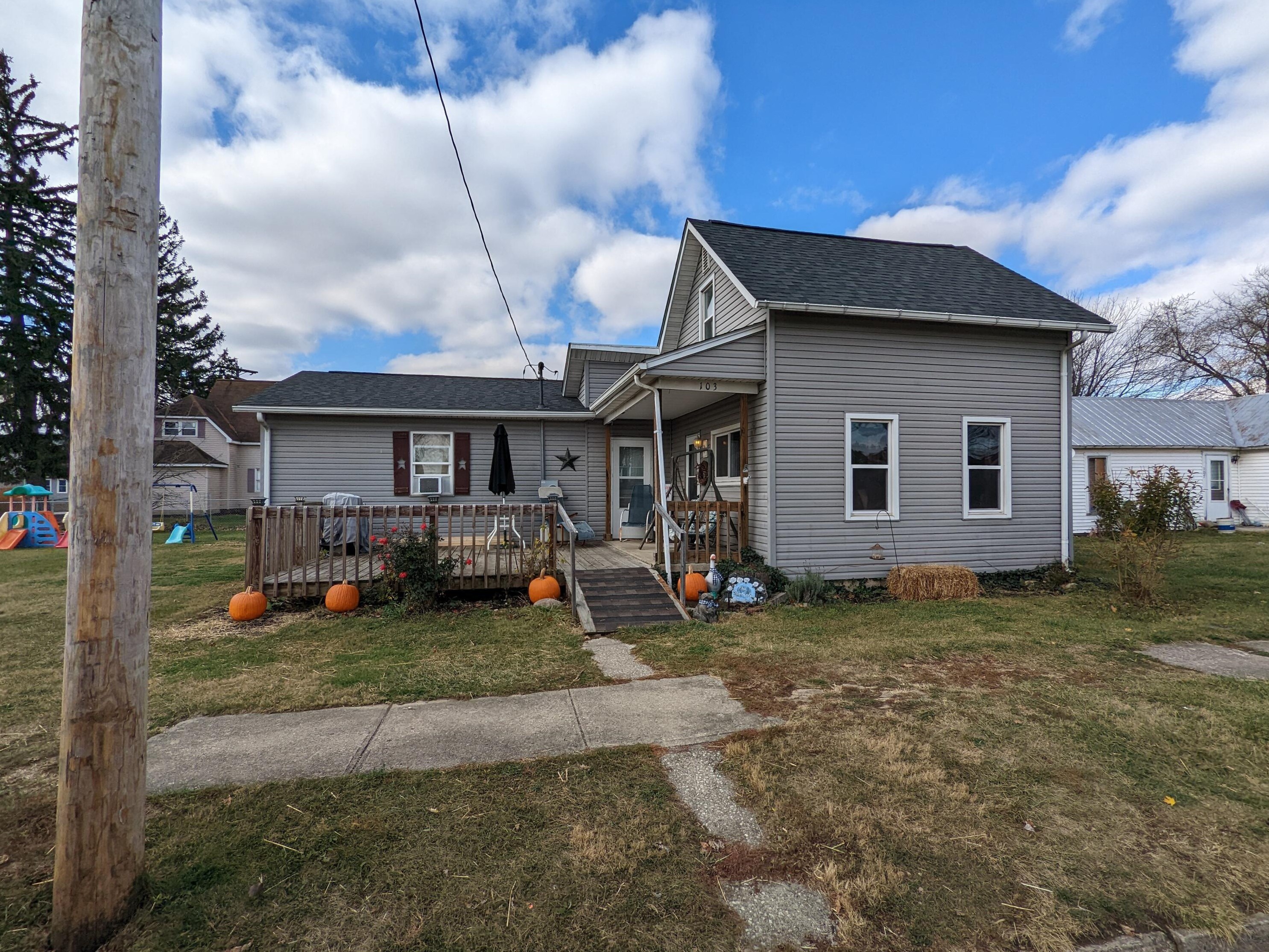103 Pike St, Williamsport, OH 43164