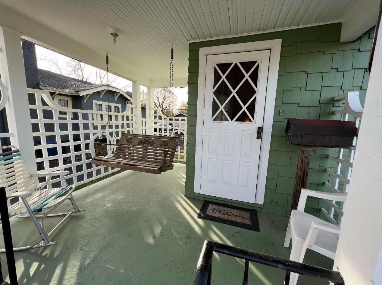 967 Elaine Rd, Columbus, OH 43227-1234