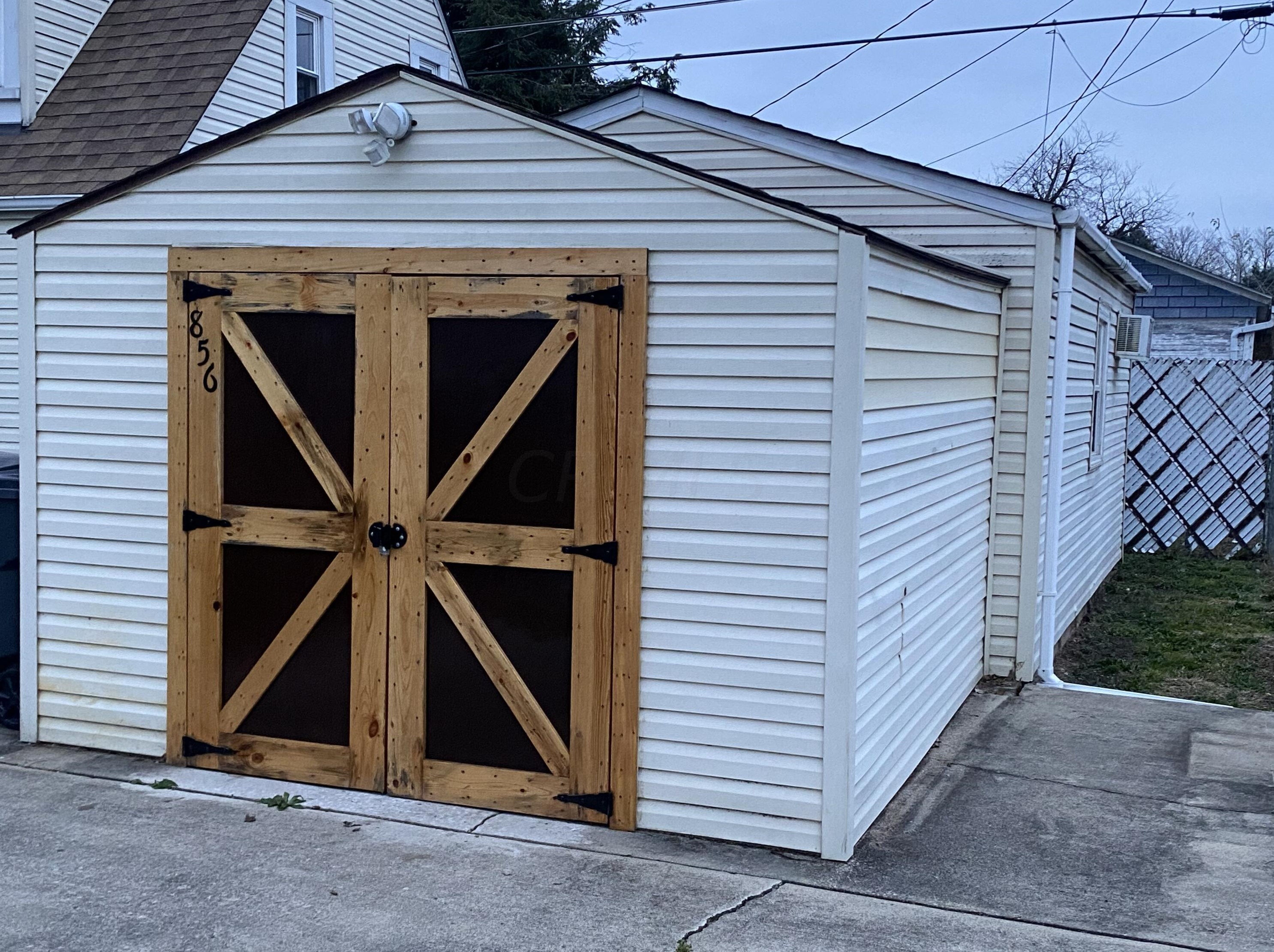 856 Elaine Rd, Columbus, OH 43213-3021