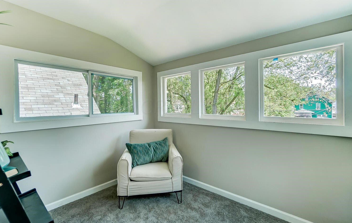 70 Burgess Ave, Columbus OH  43204-3251 exterior