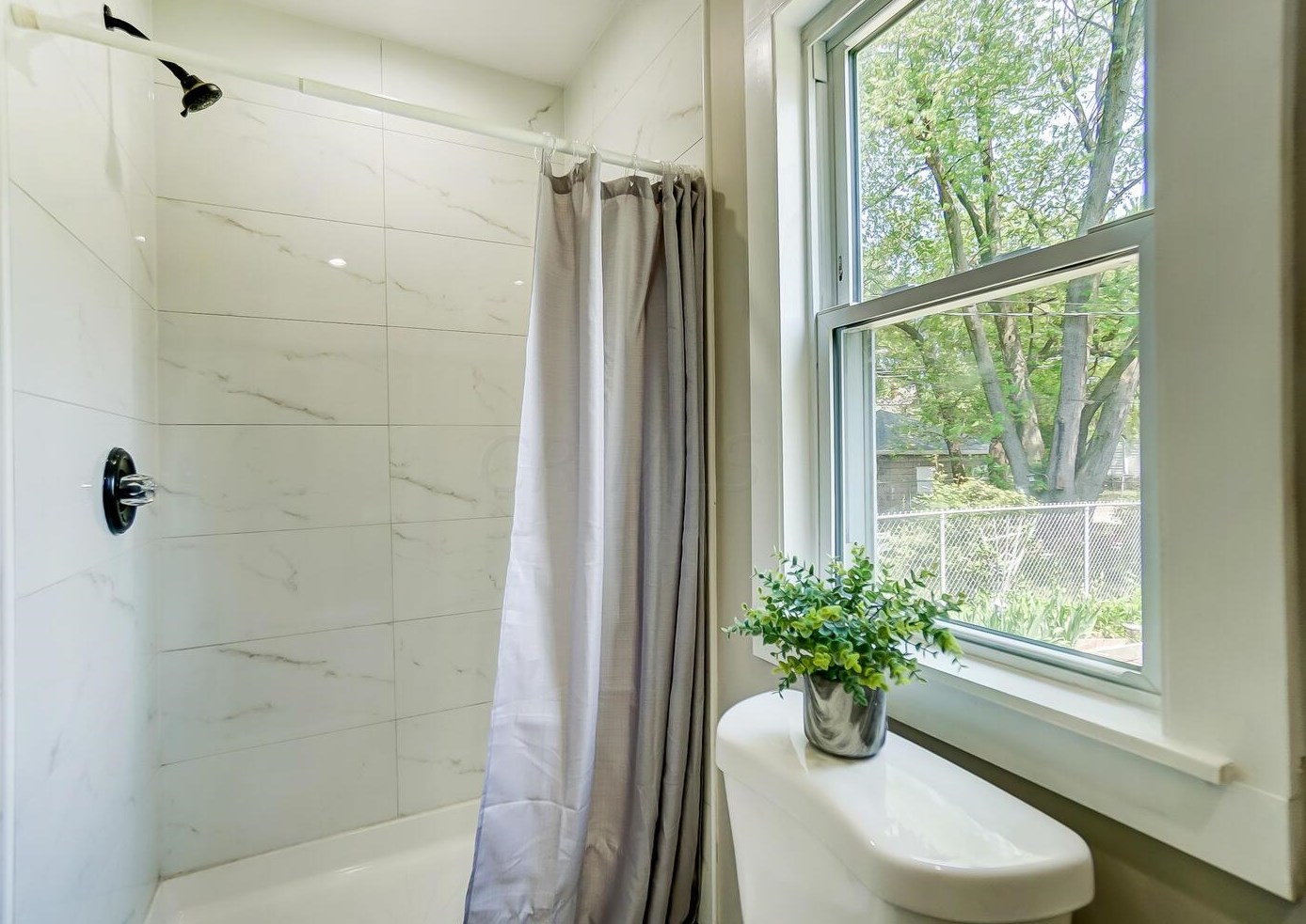 70 Burgess Ave, Columbus OH  43204-3251 exterior