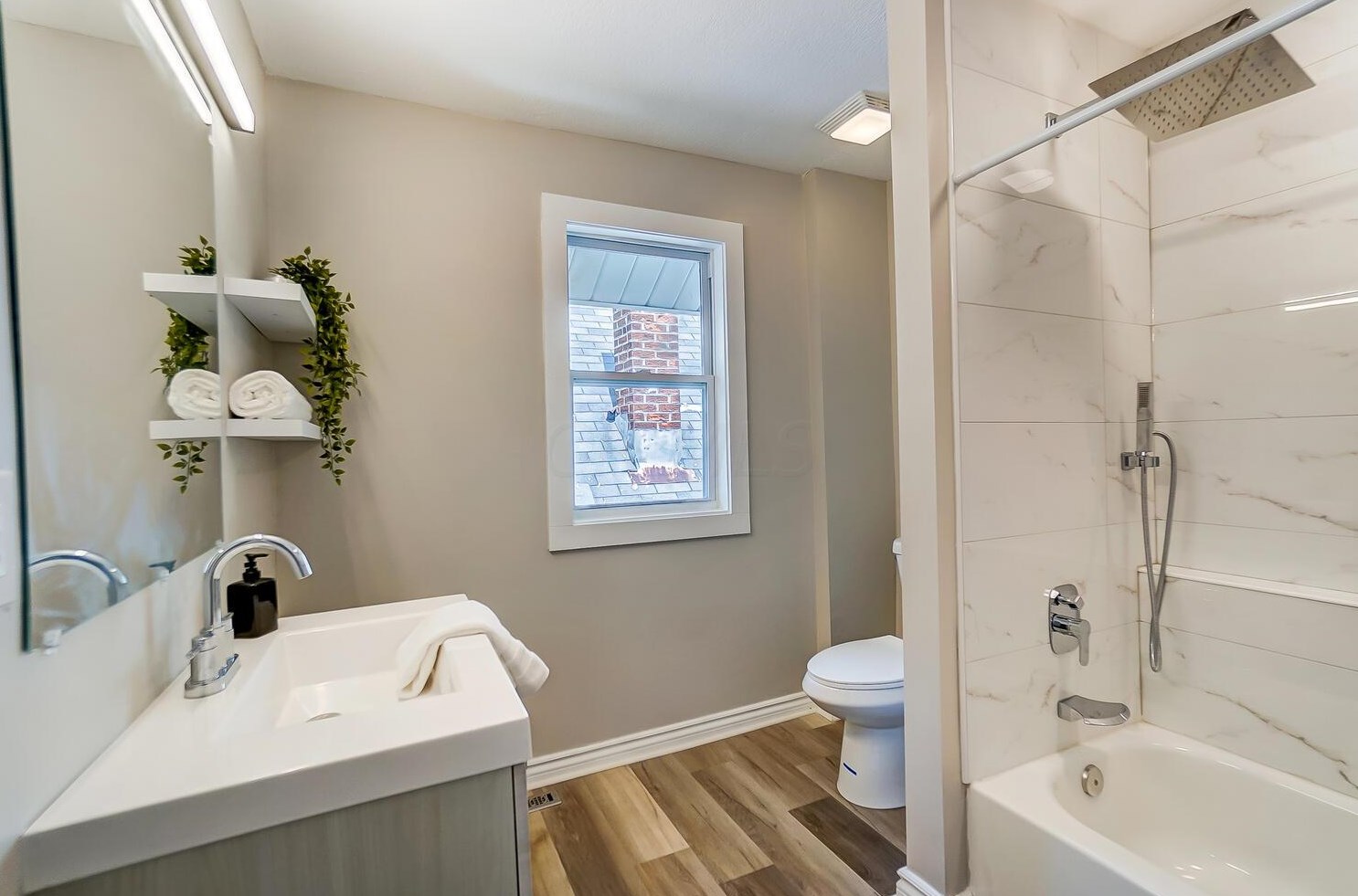 70 Burgess Ave, Columbus OH  43204-3251 exterior