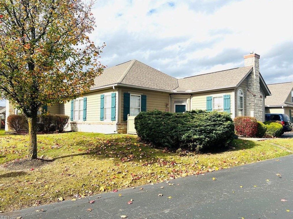 108 Stonegate Dr, Pataskala, OH 43062