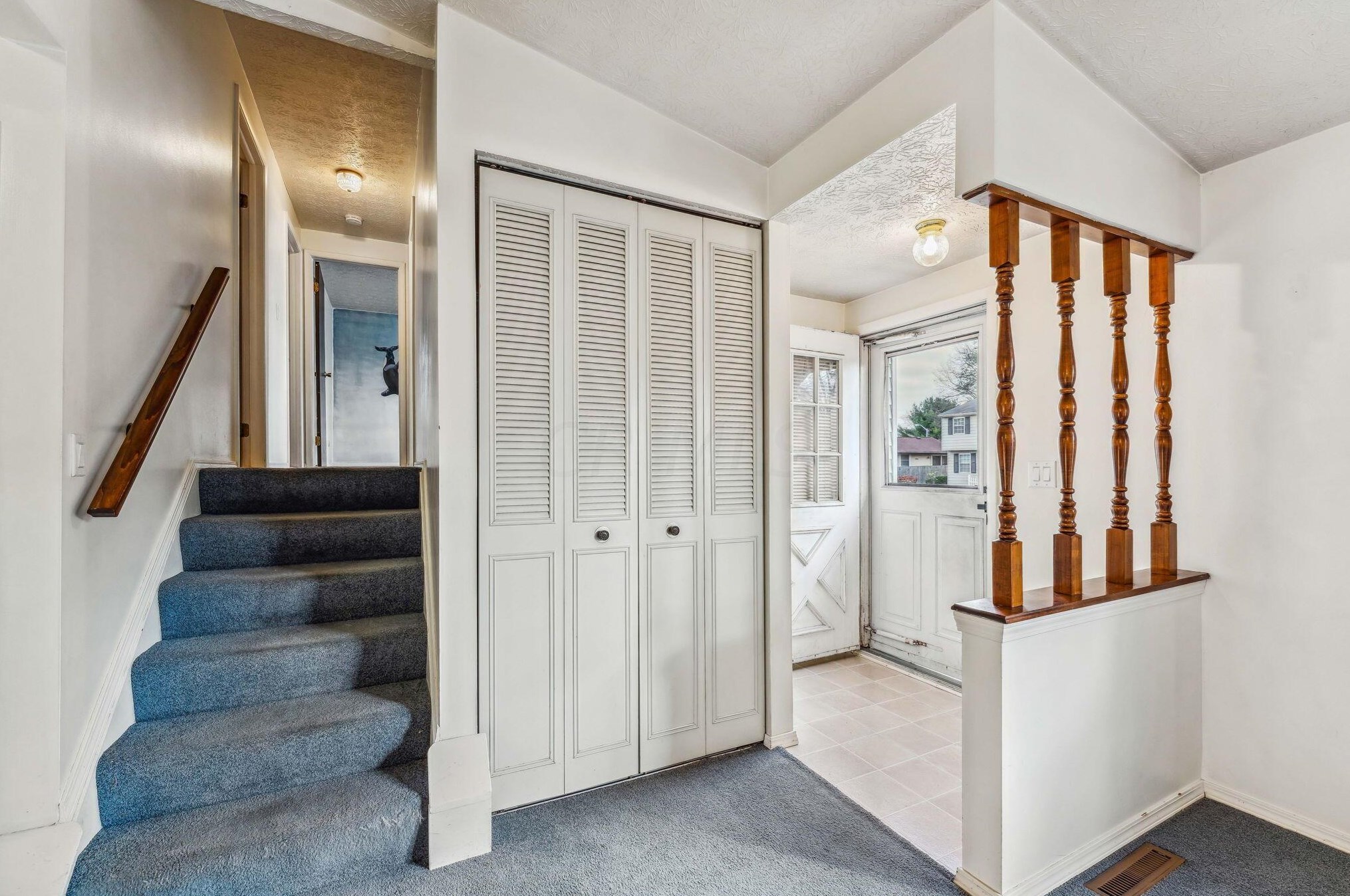6449 Goldfinch Dr, Westerville, OH 43081-3713