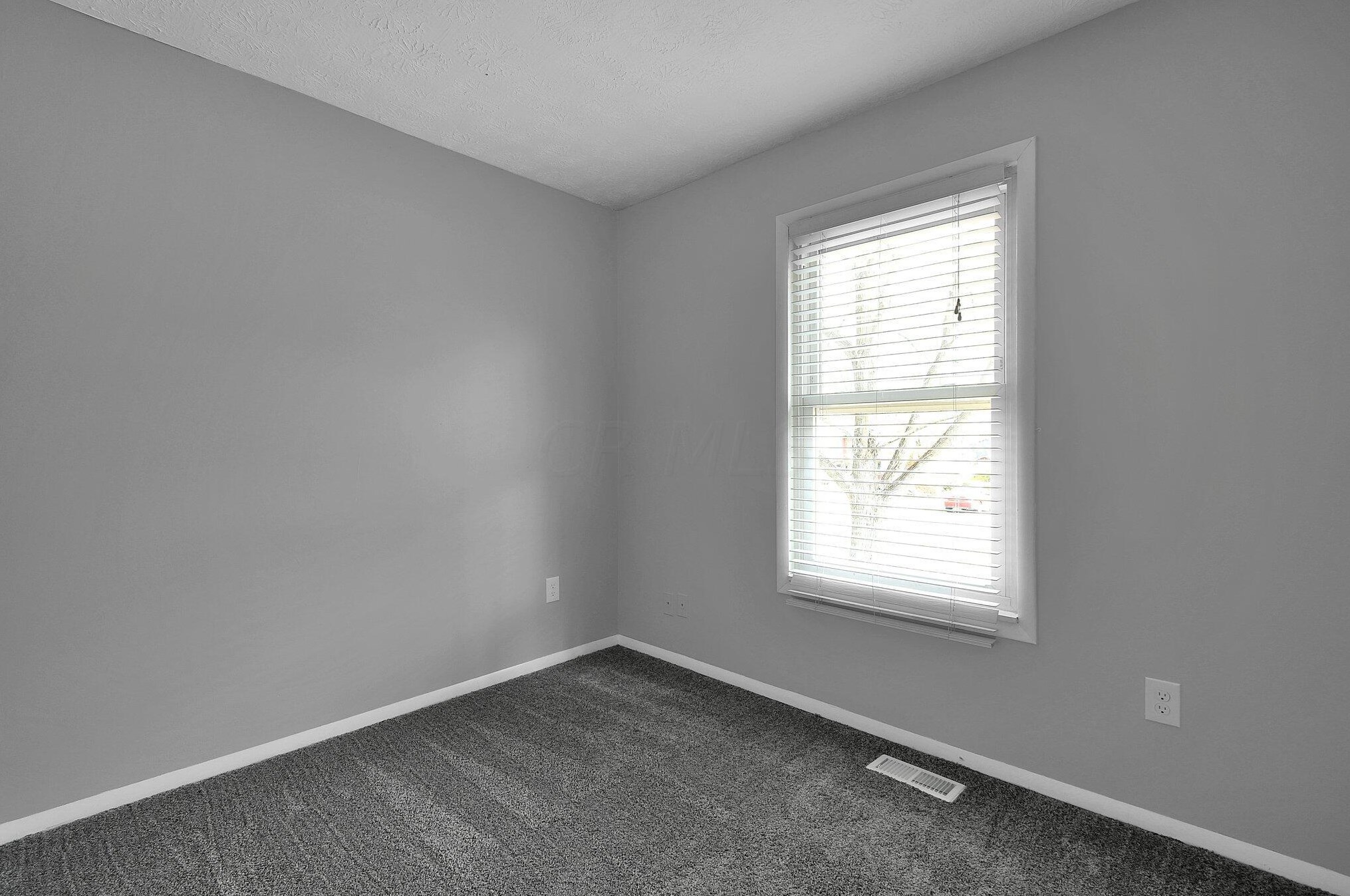 3363 Hines Rd, Columbus OH  43230-2063 exterior