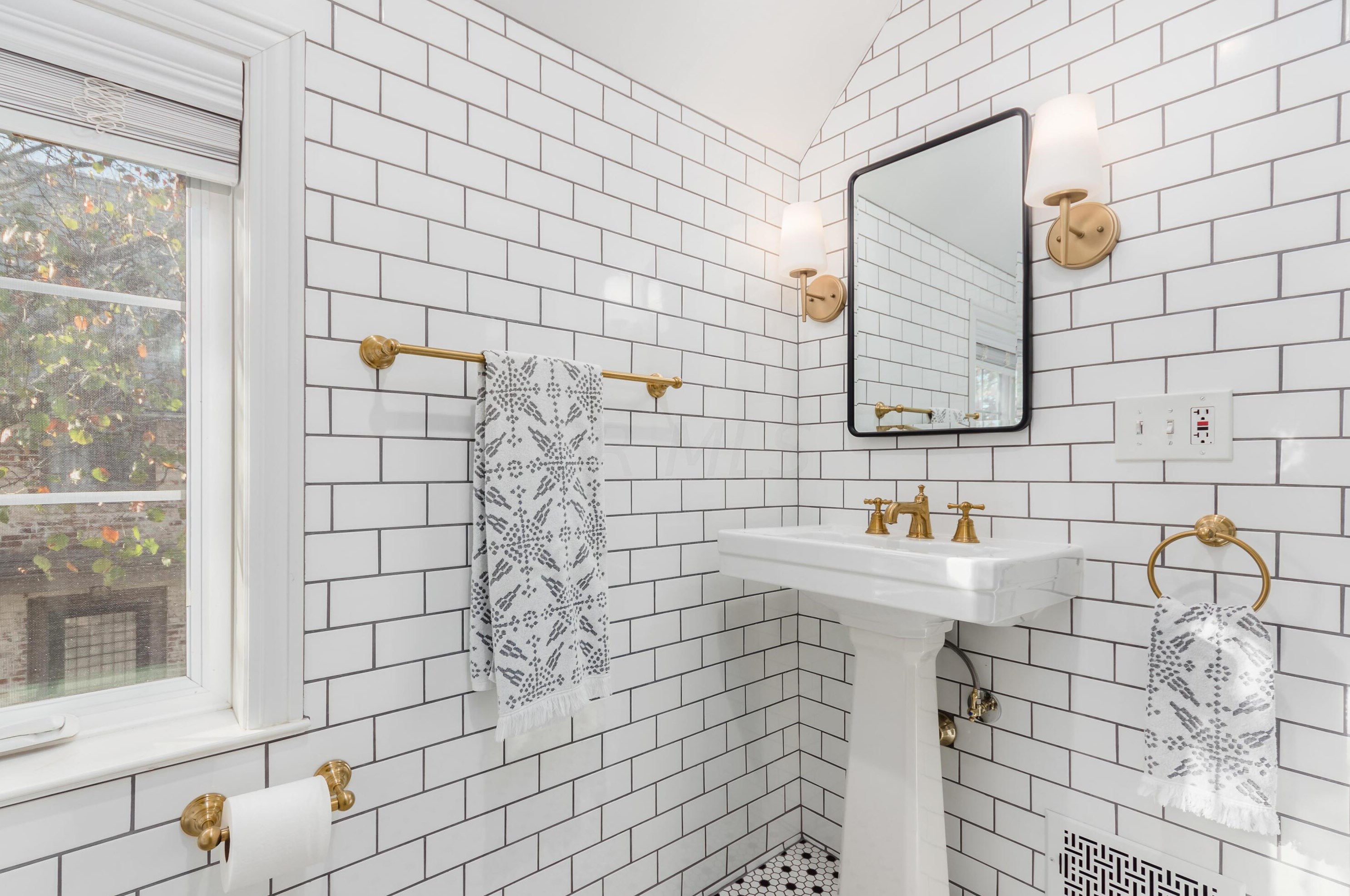 1943 Lane Ave, Columbus OH 43221-3250 exterior