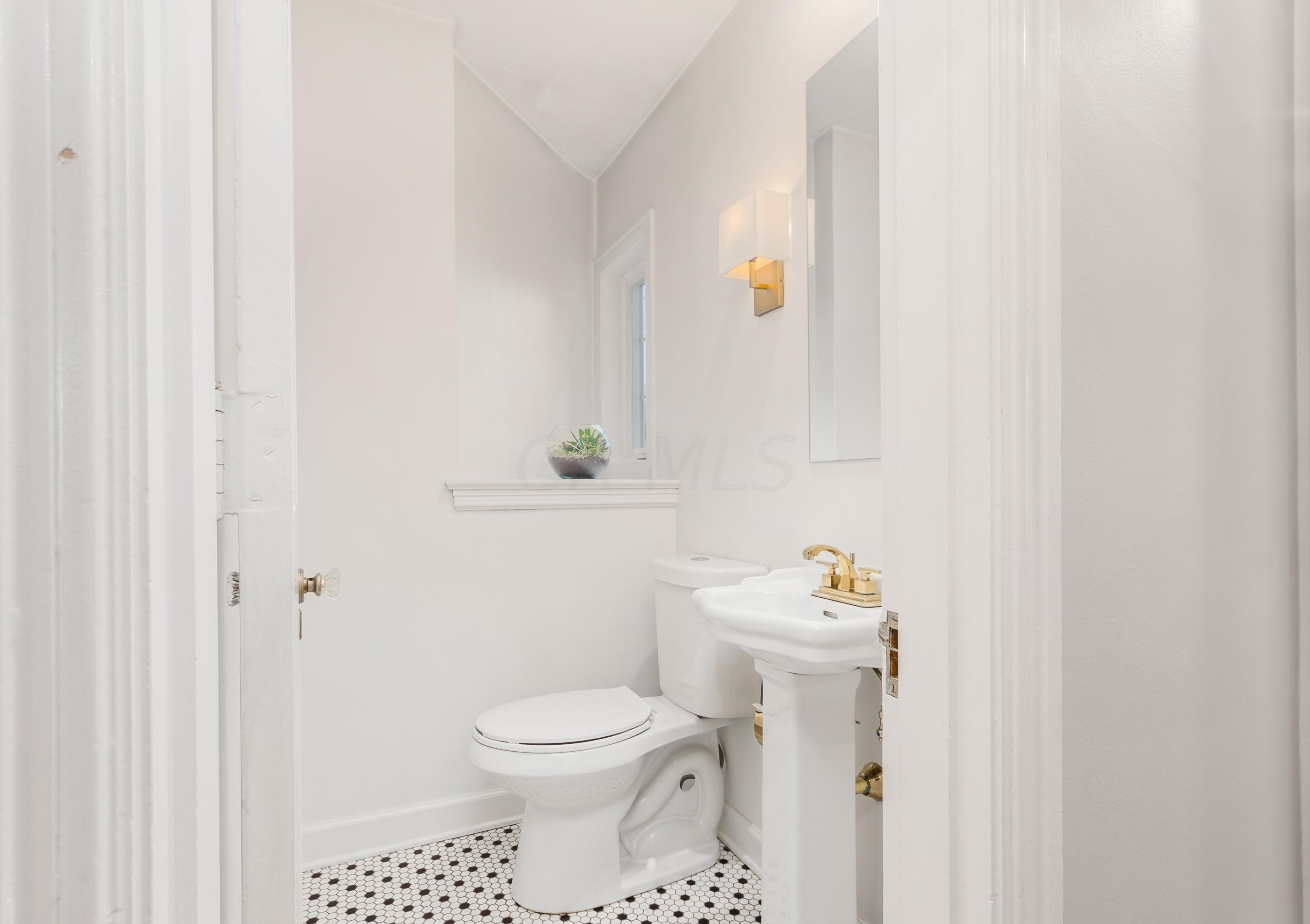 1943 Lane Ave, Columbus OH 43221-3250 exterior