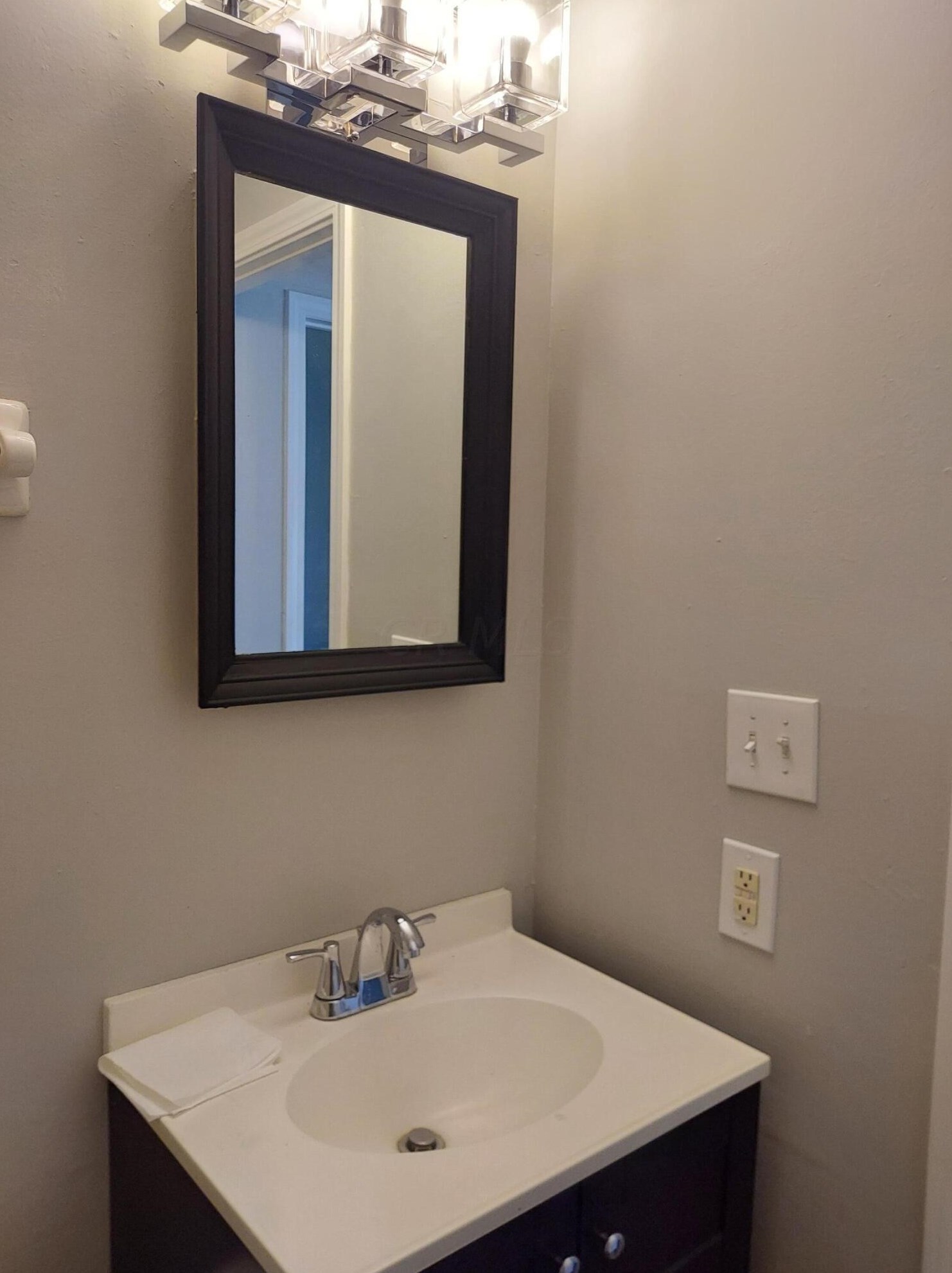 822 Whitethorne Ave, Columbus OH 43223-2025 exterior