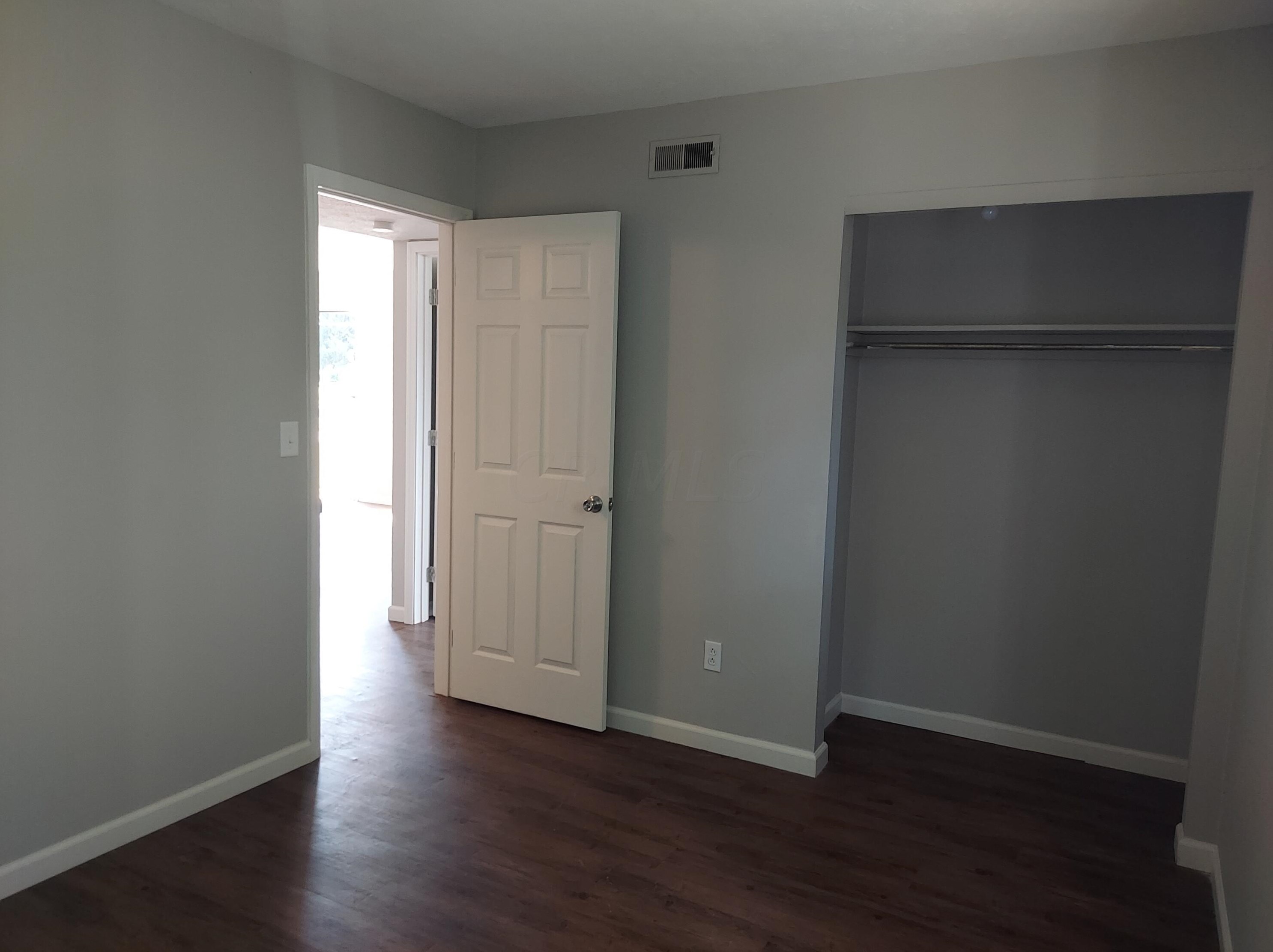 822 Whitethorne Ave, Columbus OH 43223-2025 exterior