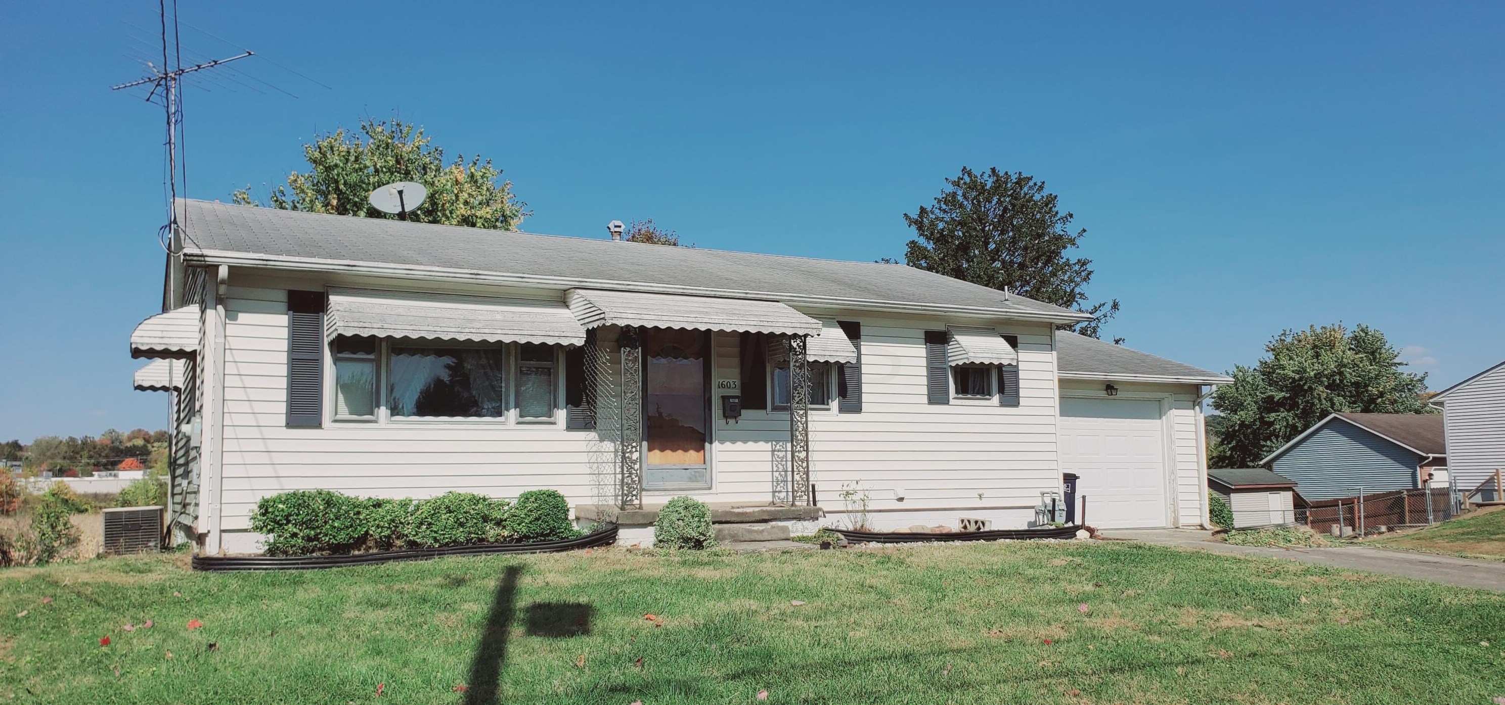 1603 Zimmer St, Lancaster, OH 43130-2154