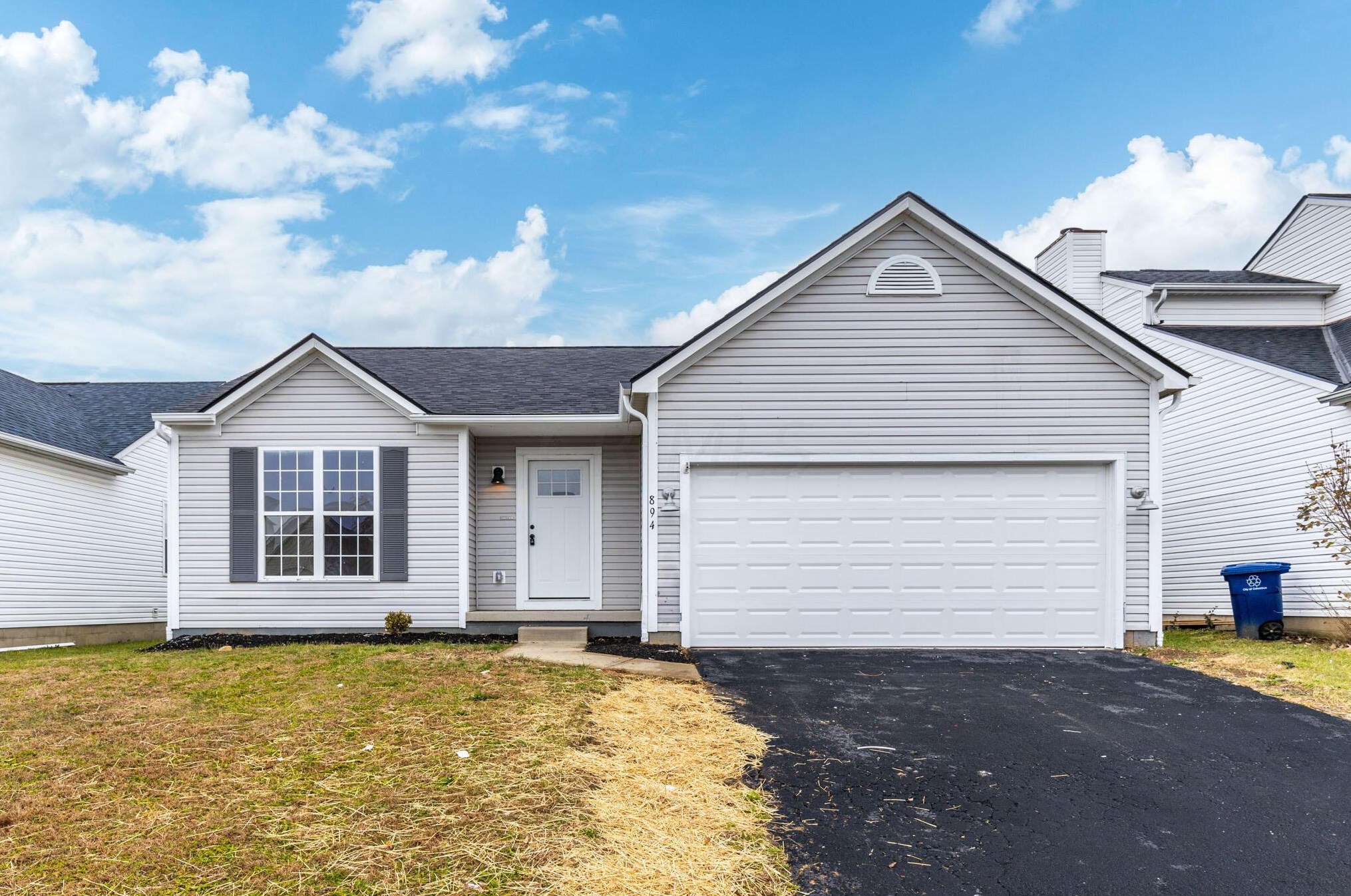 894 Radbourne Dr, Columbus, OH 43207-7231
