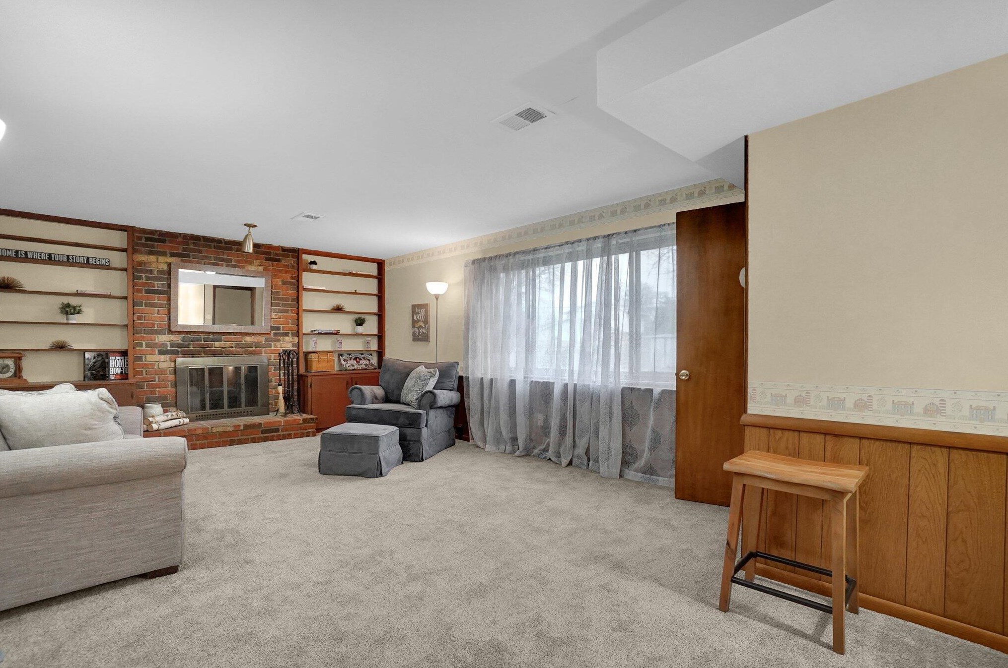 6569 Bosworth Sq, Columbus OH 43229-1328 exterior