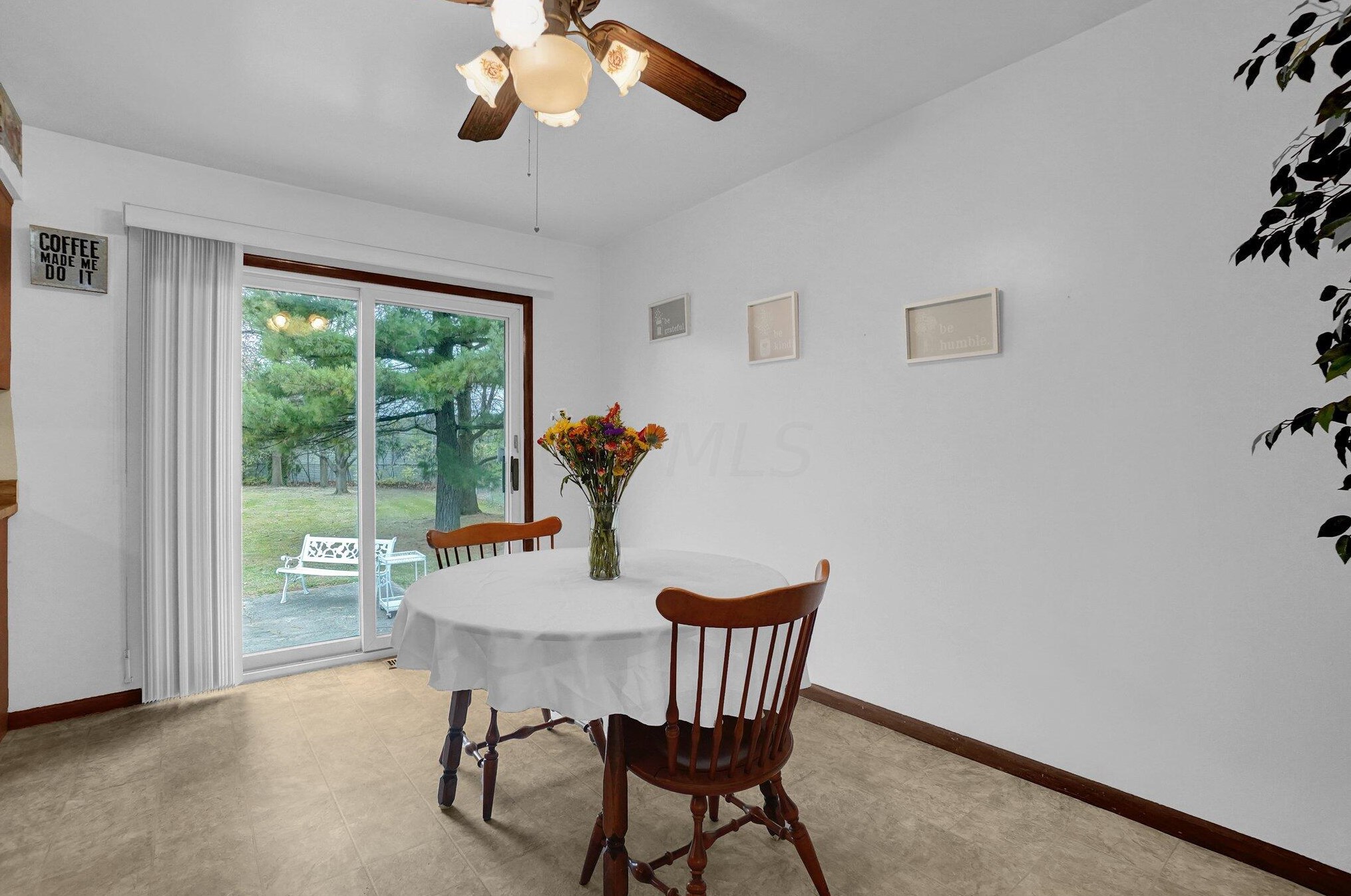 6569 Bosworth Sq, Columbus OH 43229-1328 exterior