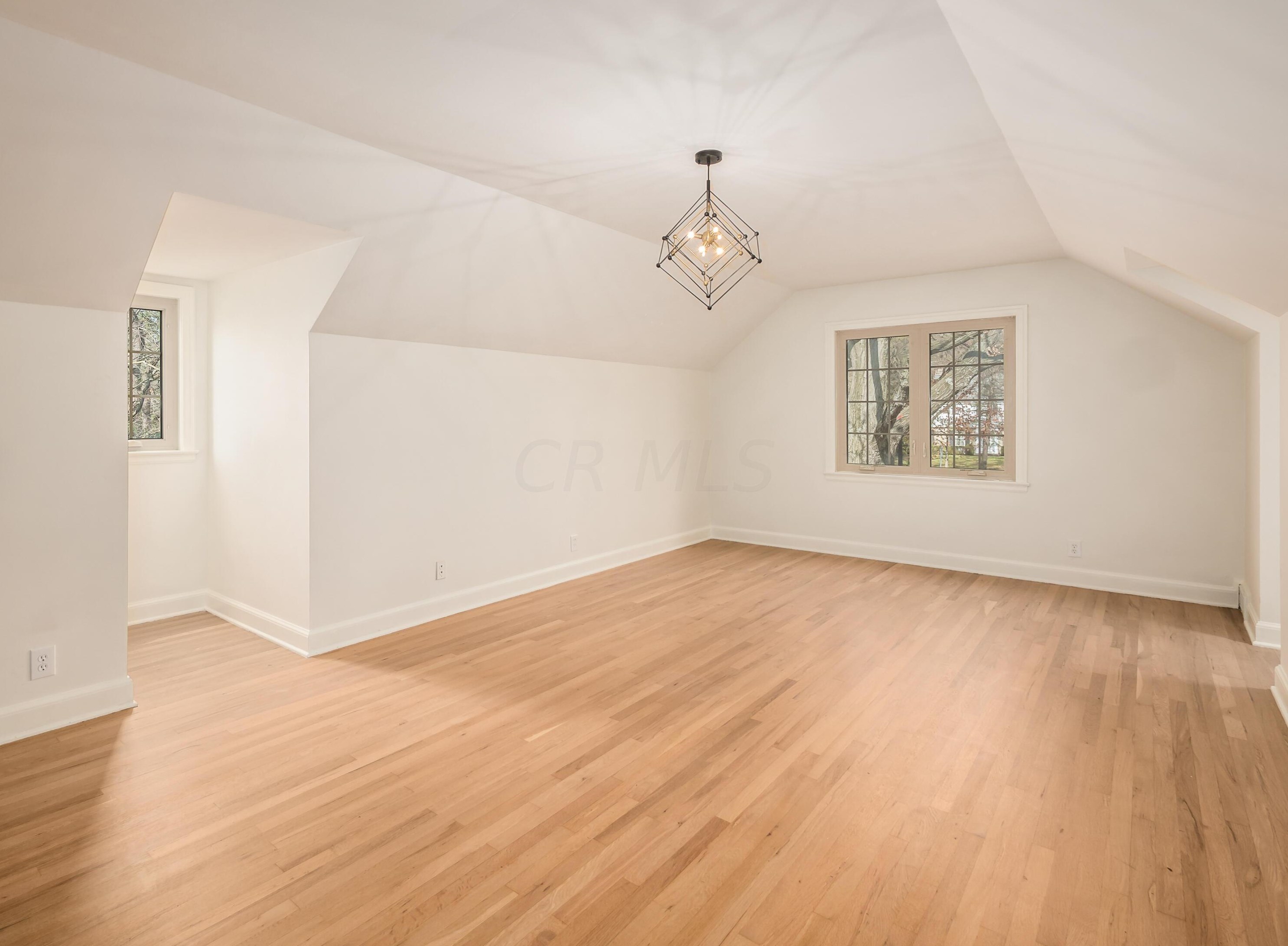 2529 Broad St, Columbus OH  43204-3322 exterior