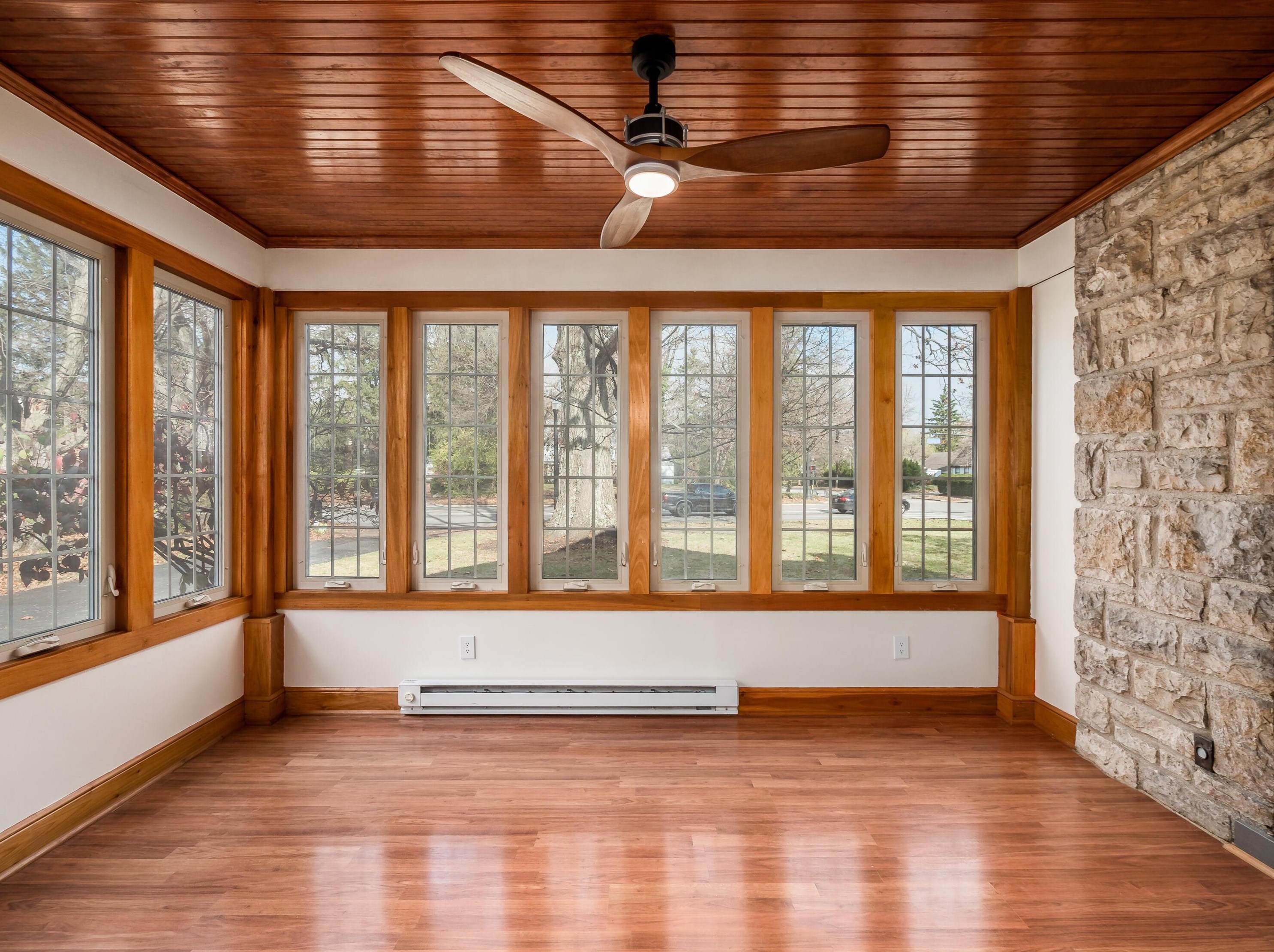 2529 Broad St, Columbus OH  43204-3322 exterior