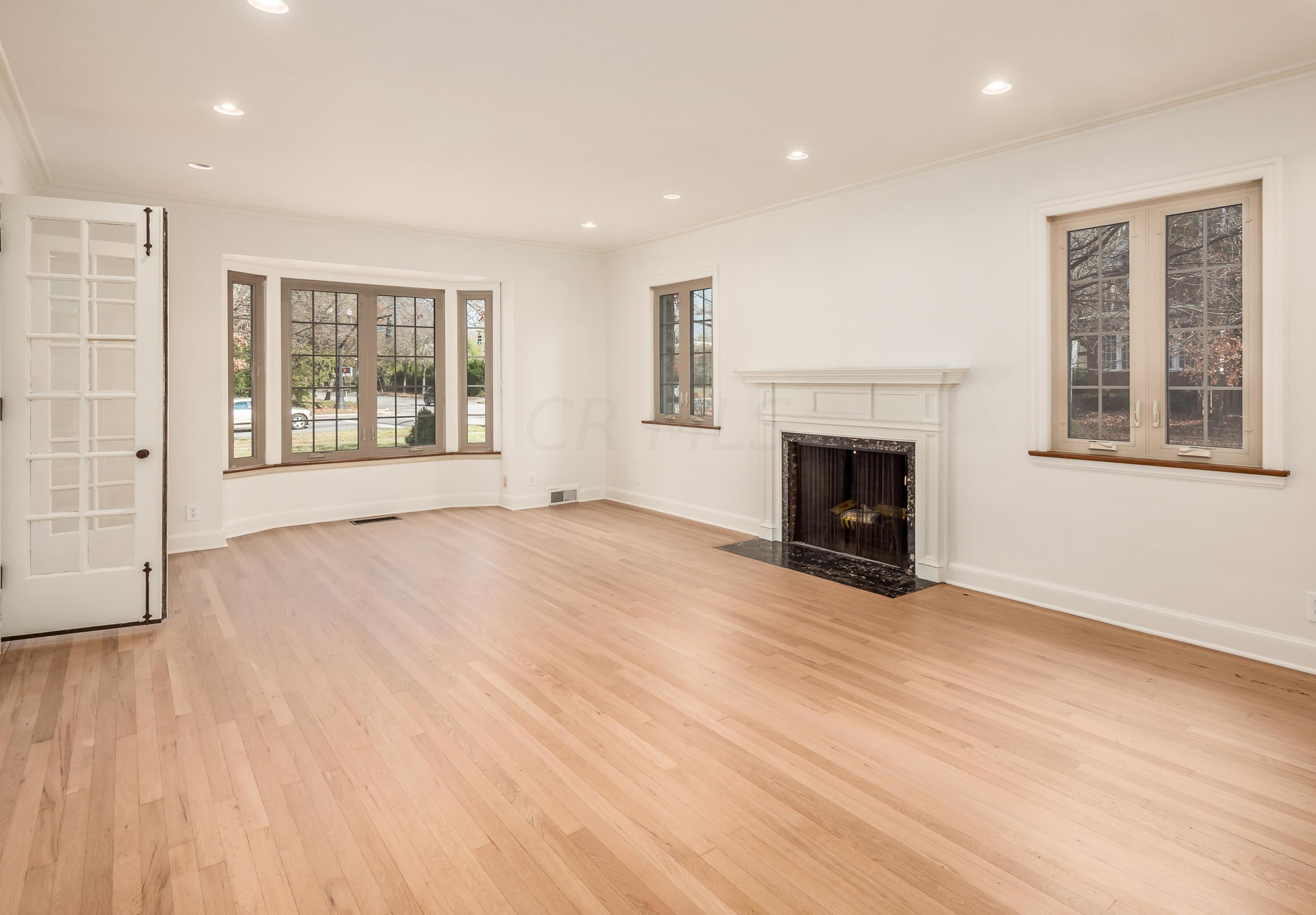 2529 Broad St, Columbus OH  43204-3322 exterior