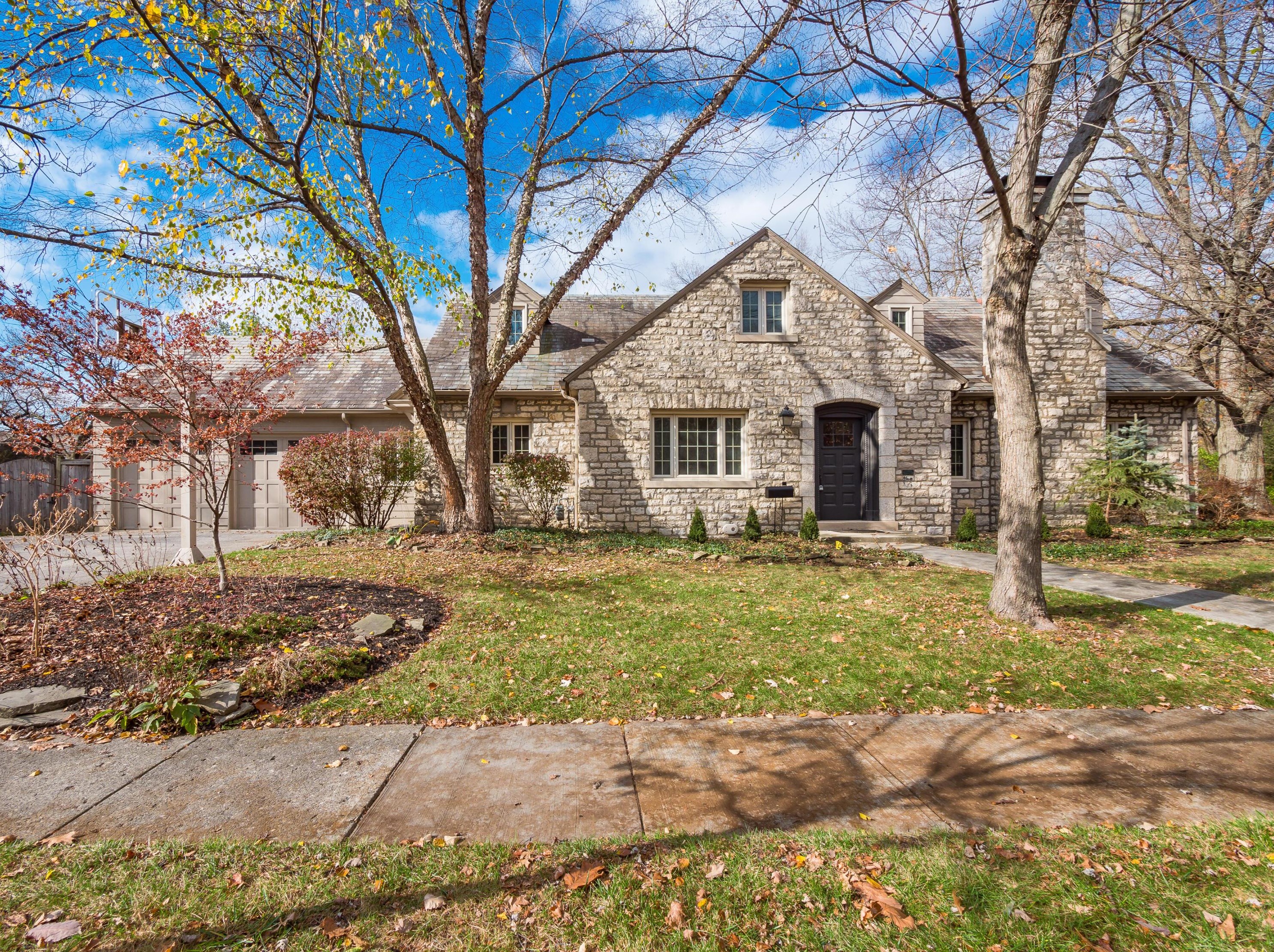 2529 Broad St, Columbus OH  43204-3322 exterior