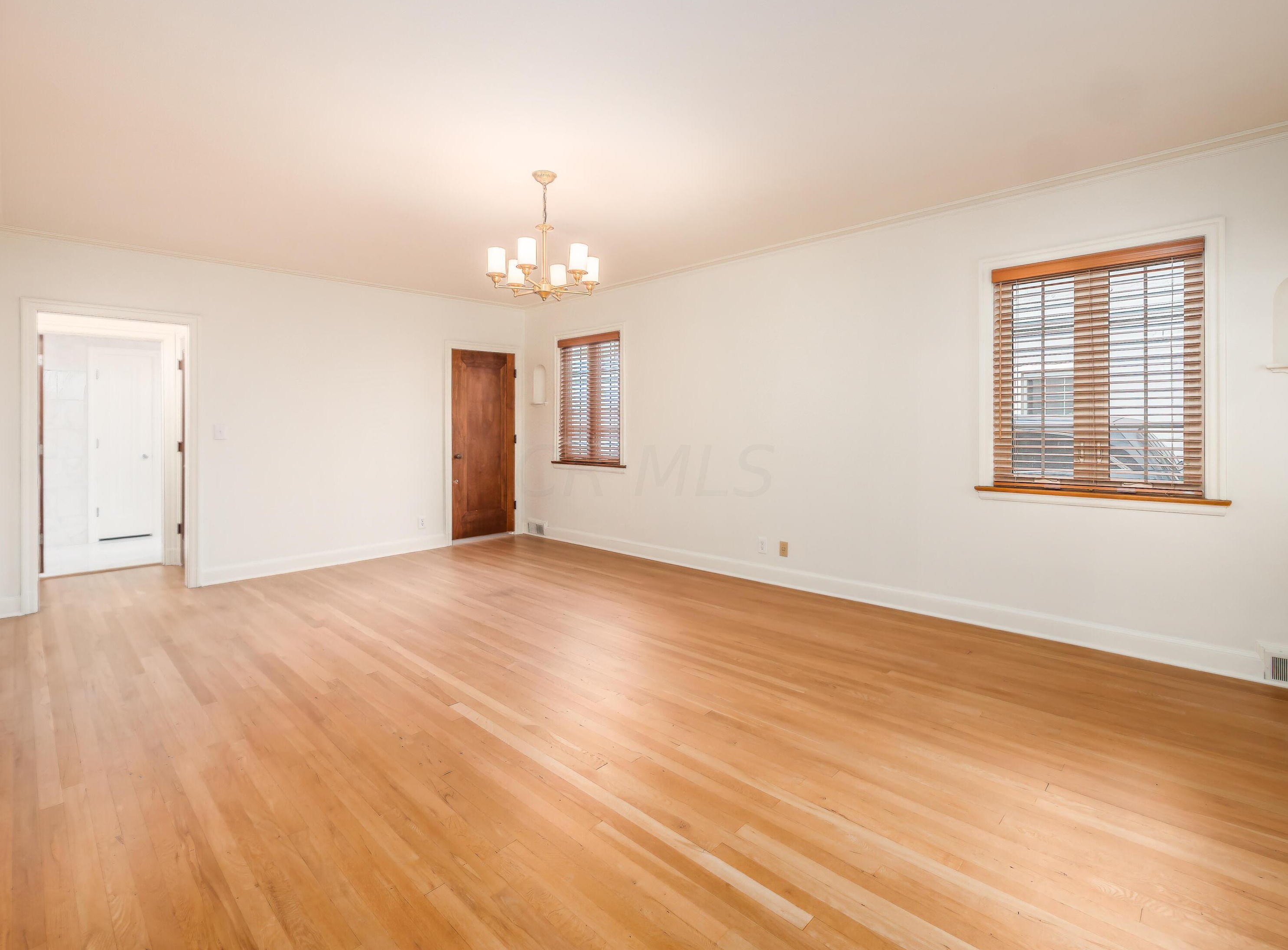 2529 Broad St, Columbus OH  43204-3322 exterior