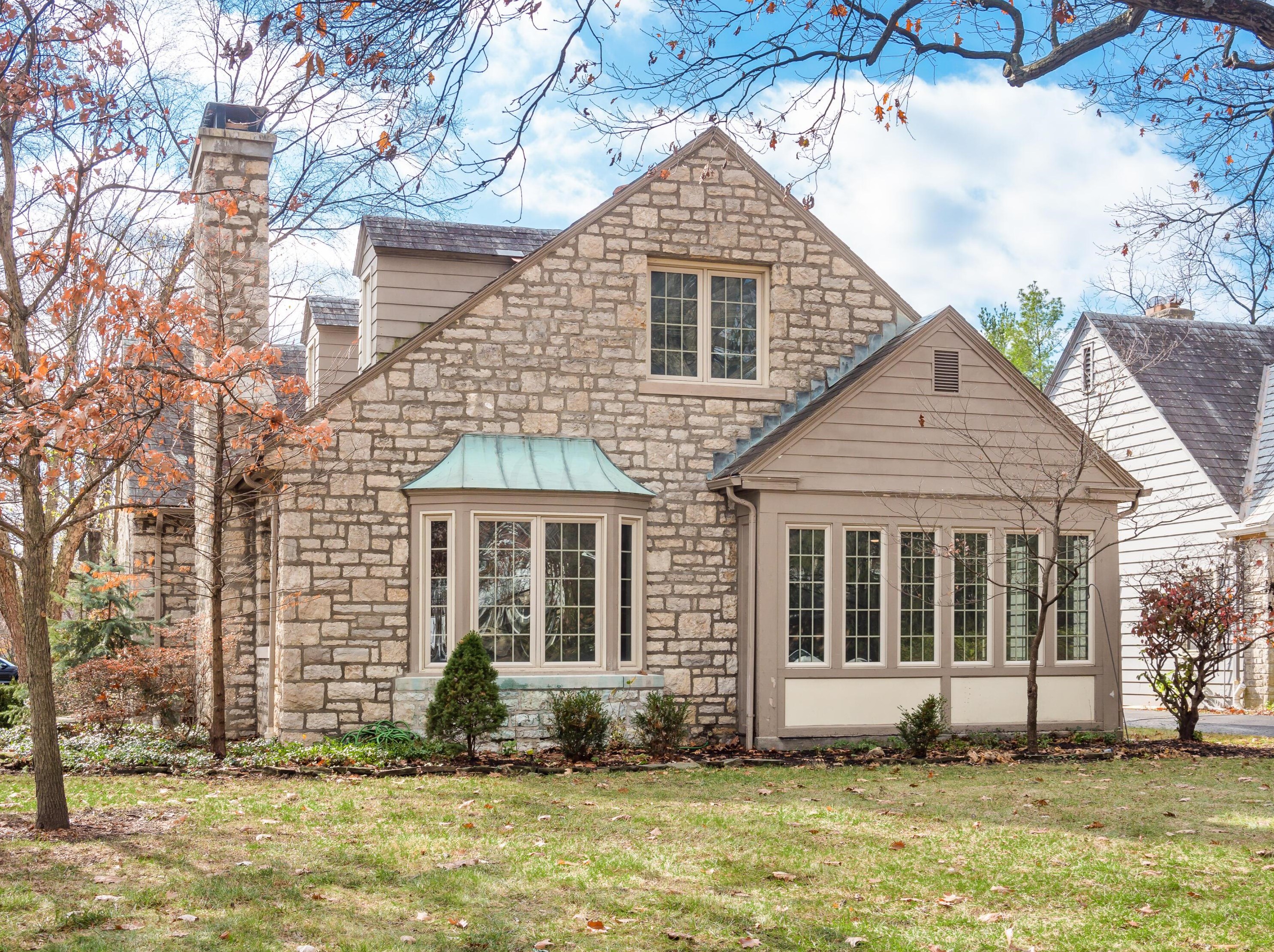 2529 Broad St, Columbus OH  43204-3322 exterior