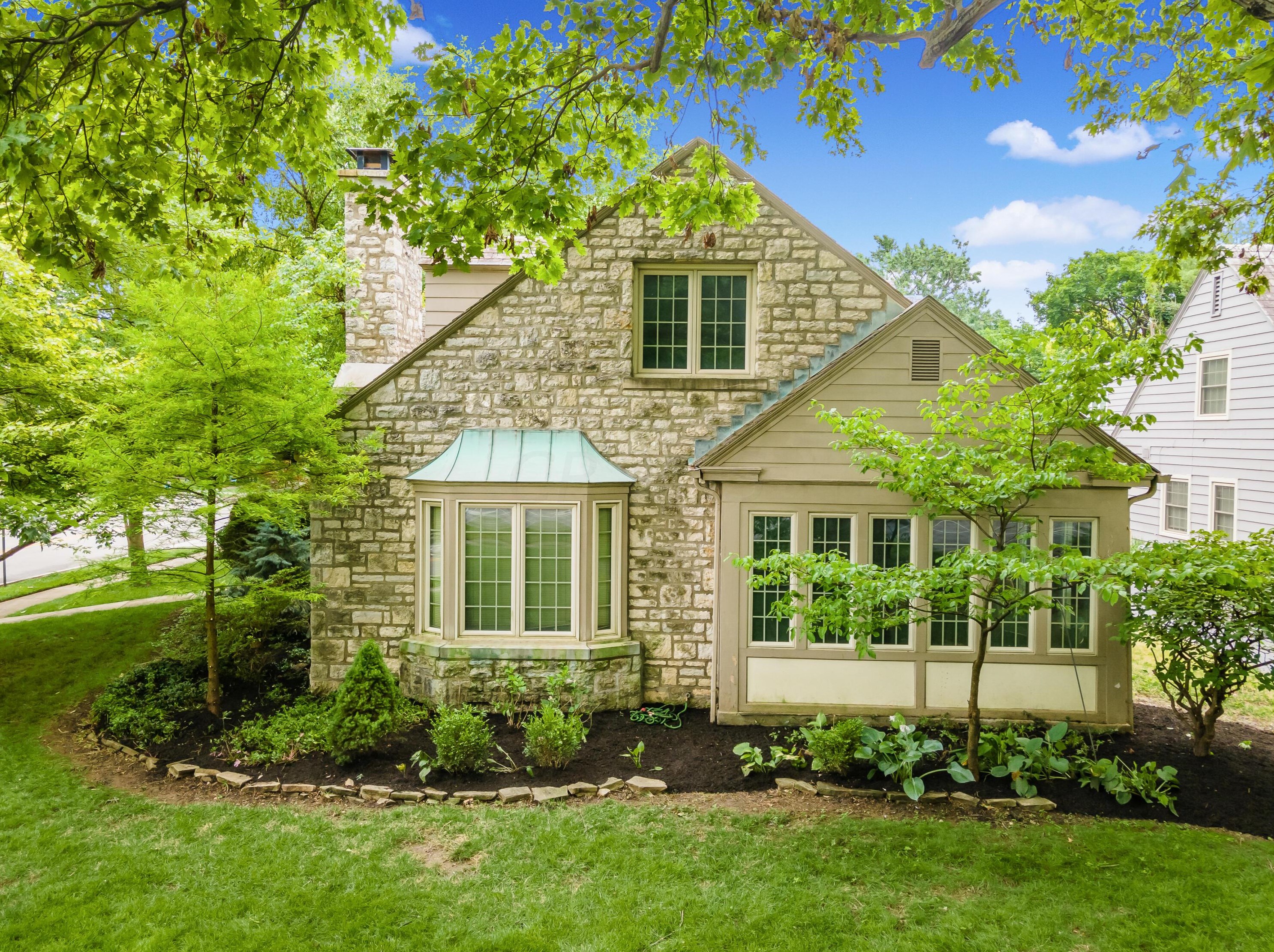 2529 Broad St, Columbus OH  43204-3322 exterior