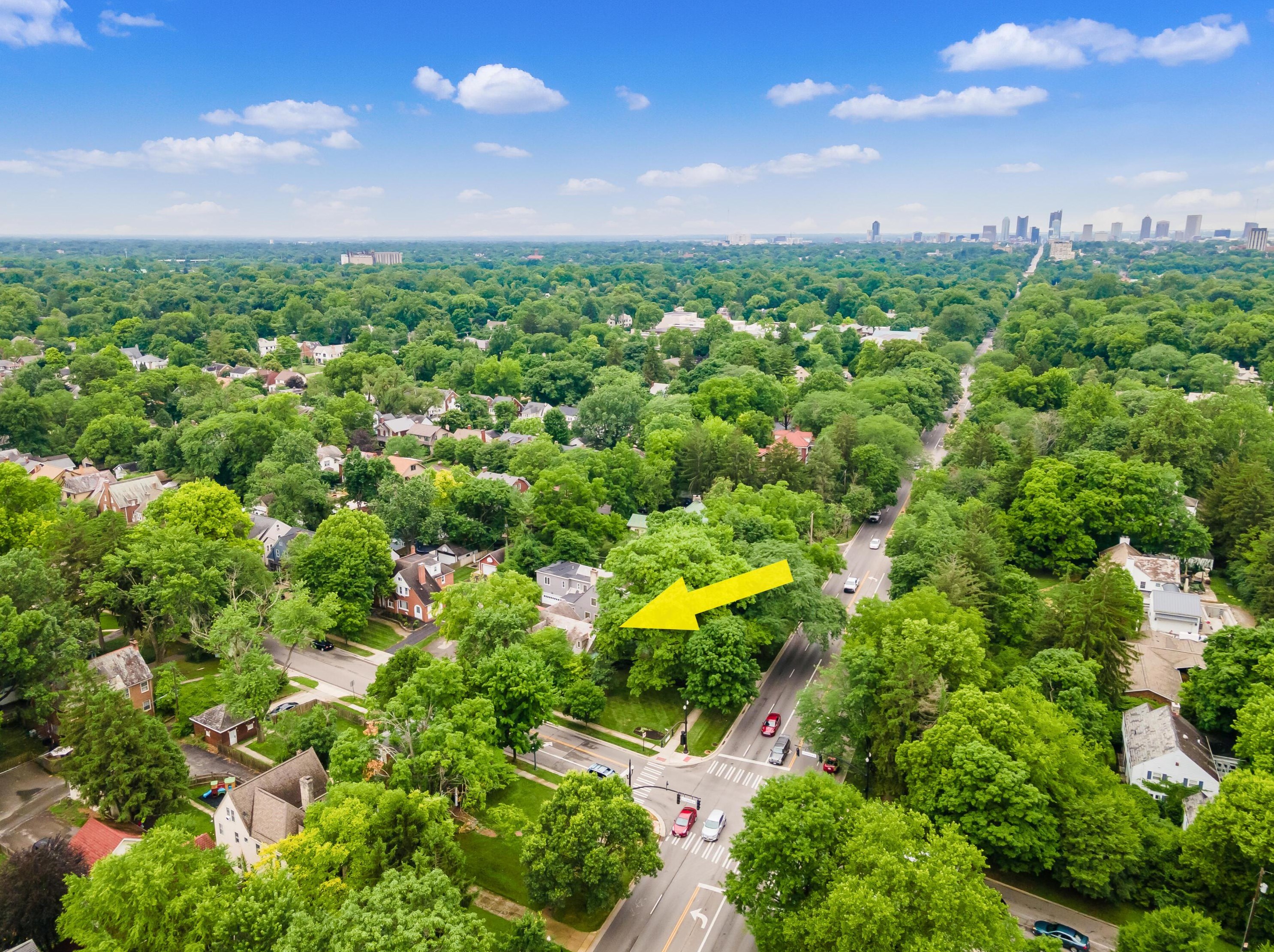 2529 Broad St, Columbus OH  43204-3322 exterior