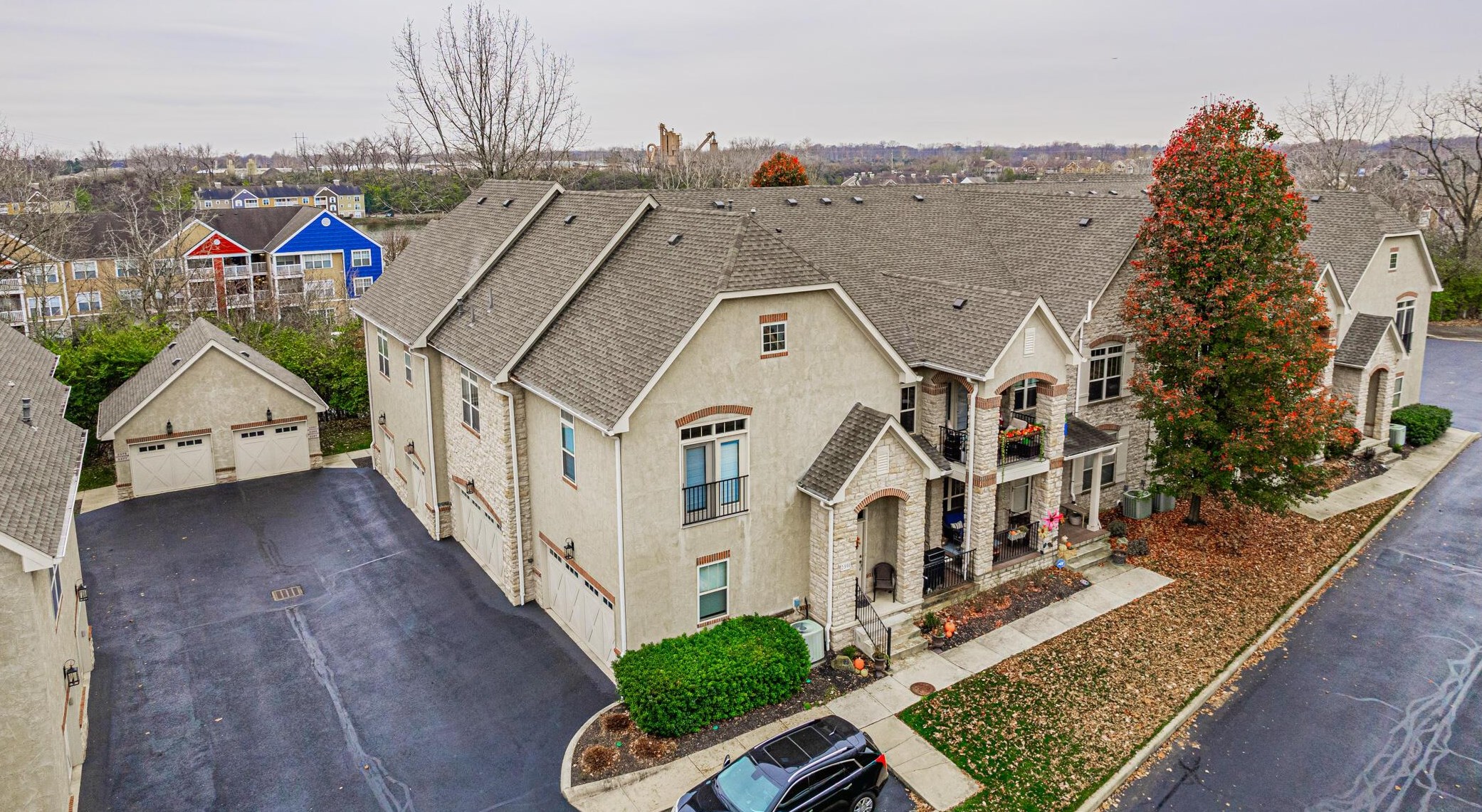 2393 Keep Pl, Columbus, OH 43204-4989