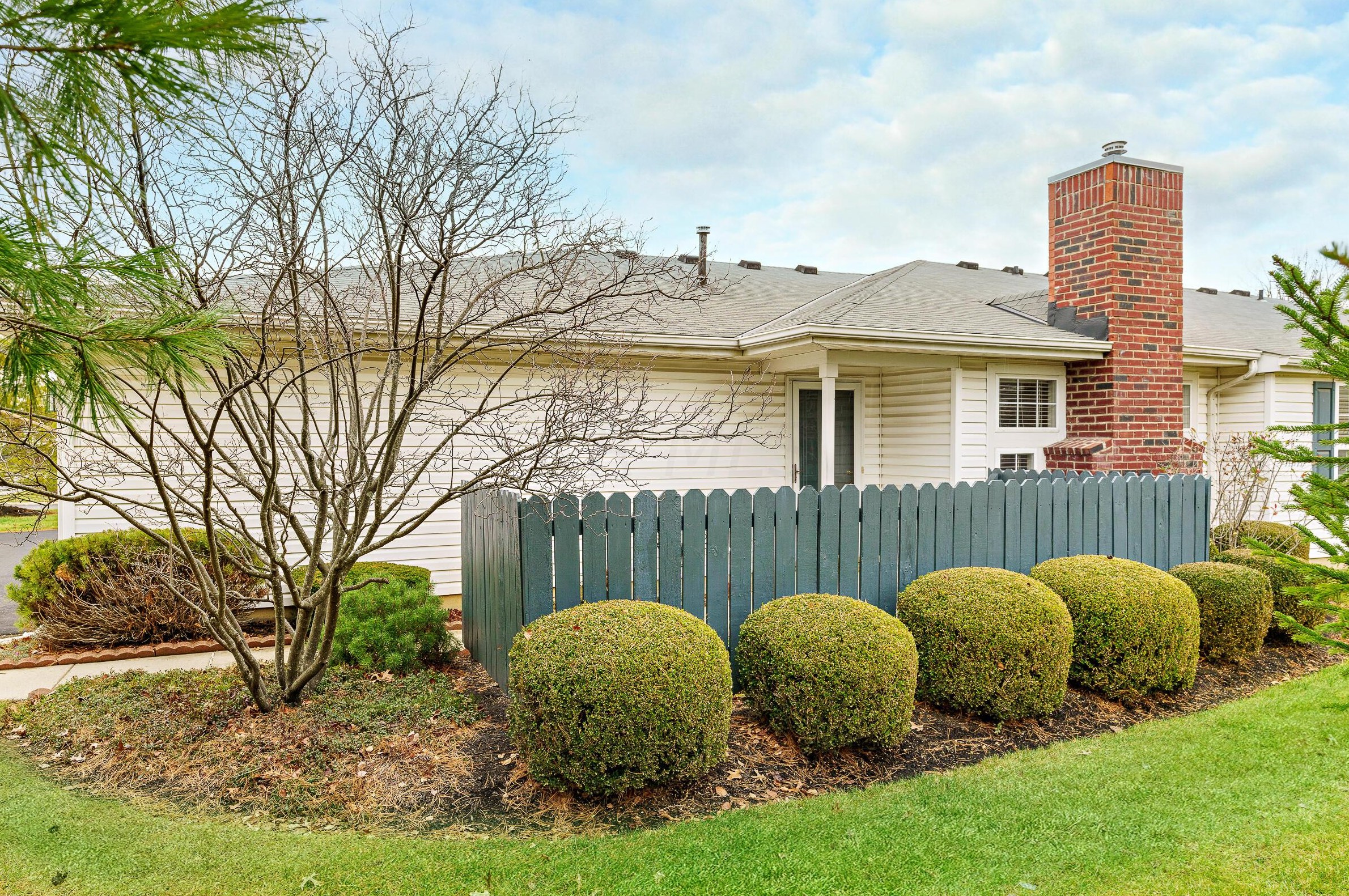 8326 Sable Crossing Dr, Columbus, OH 43240-2056