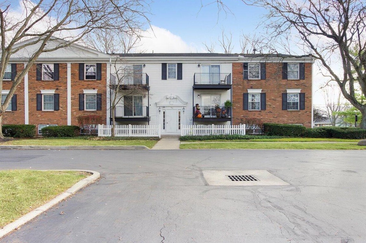 1440 Slade Ave, Columbus OH  43235-7614 exterior