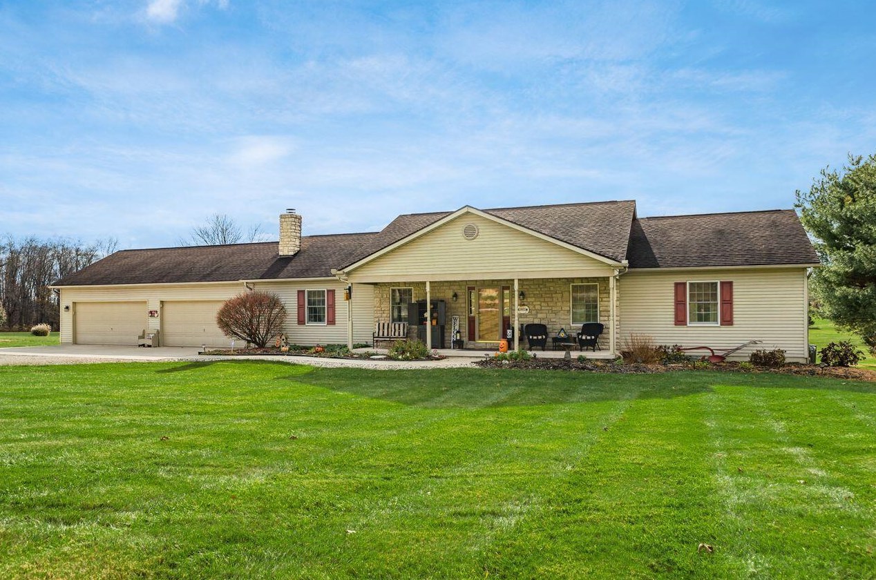 645 Refugee Se Rd, Hebron, OH 43025