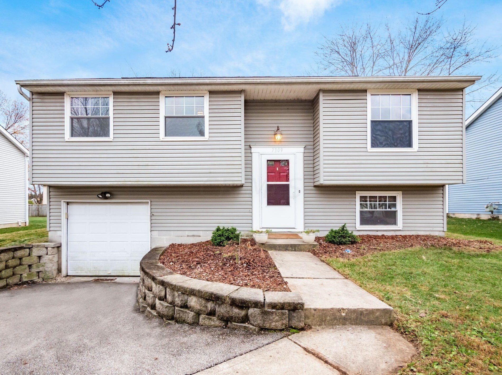 7309 Schoolcraft Ln, Columbus, OH 43235-7499