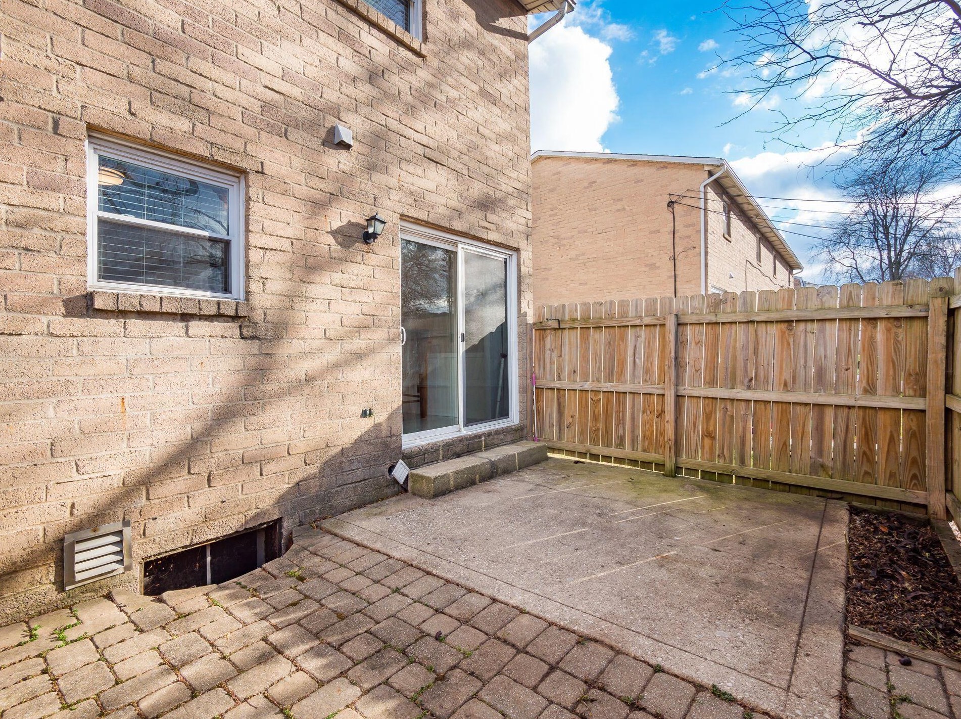 3503 Sunset Dr, Columbus OH 43221-1715 exterior