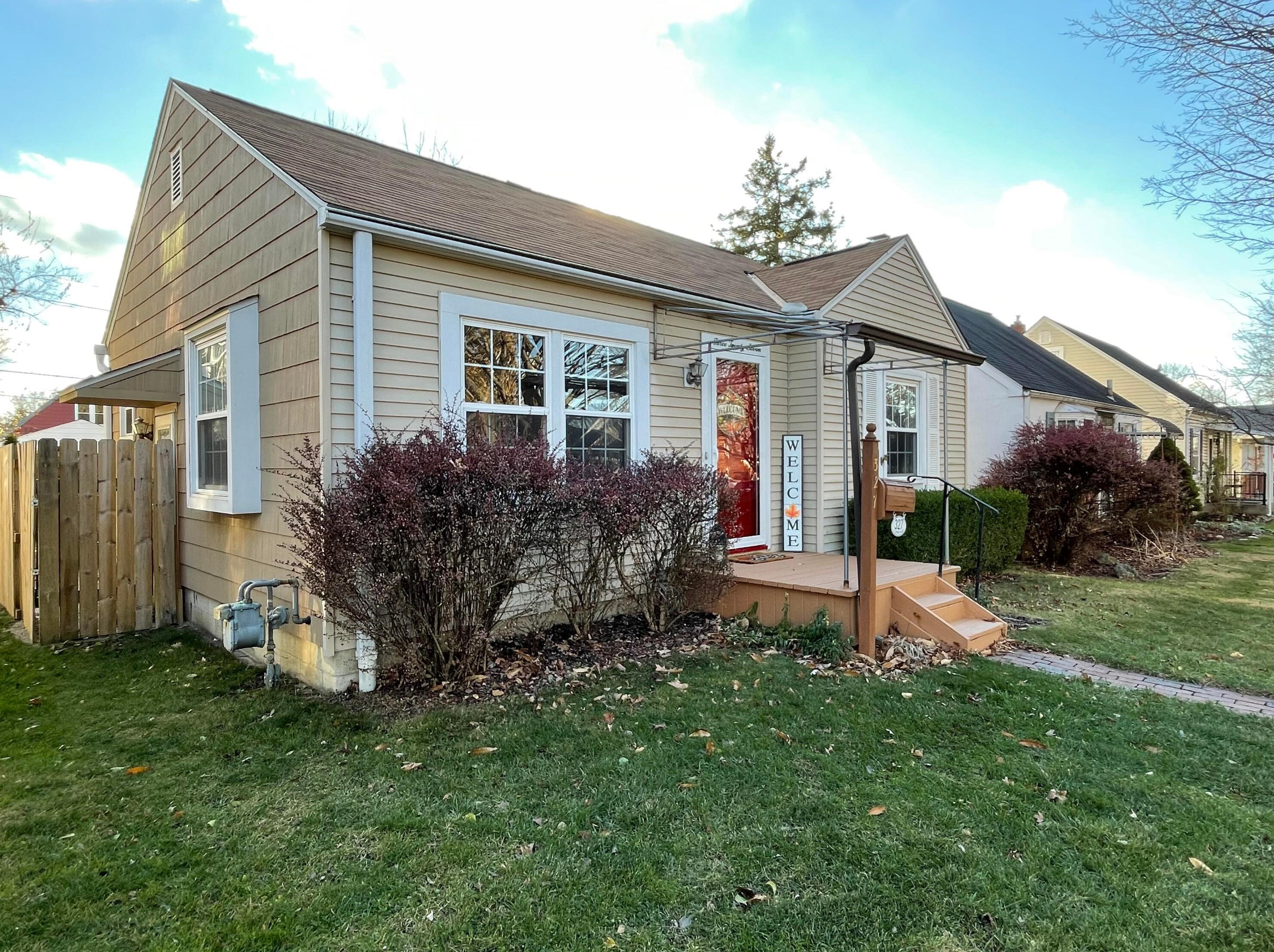 327 Jeffrey Pl, Columbus, OH 43214-1713