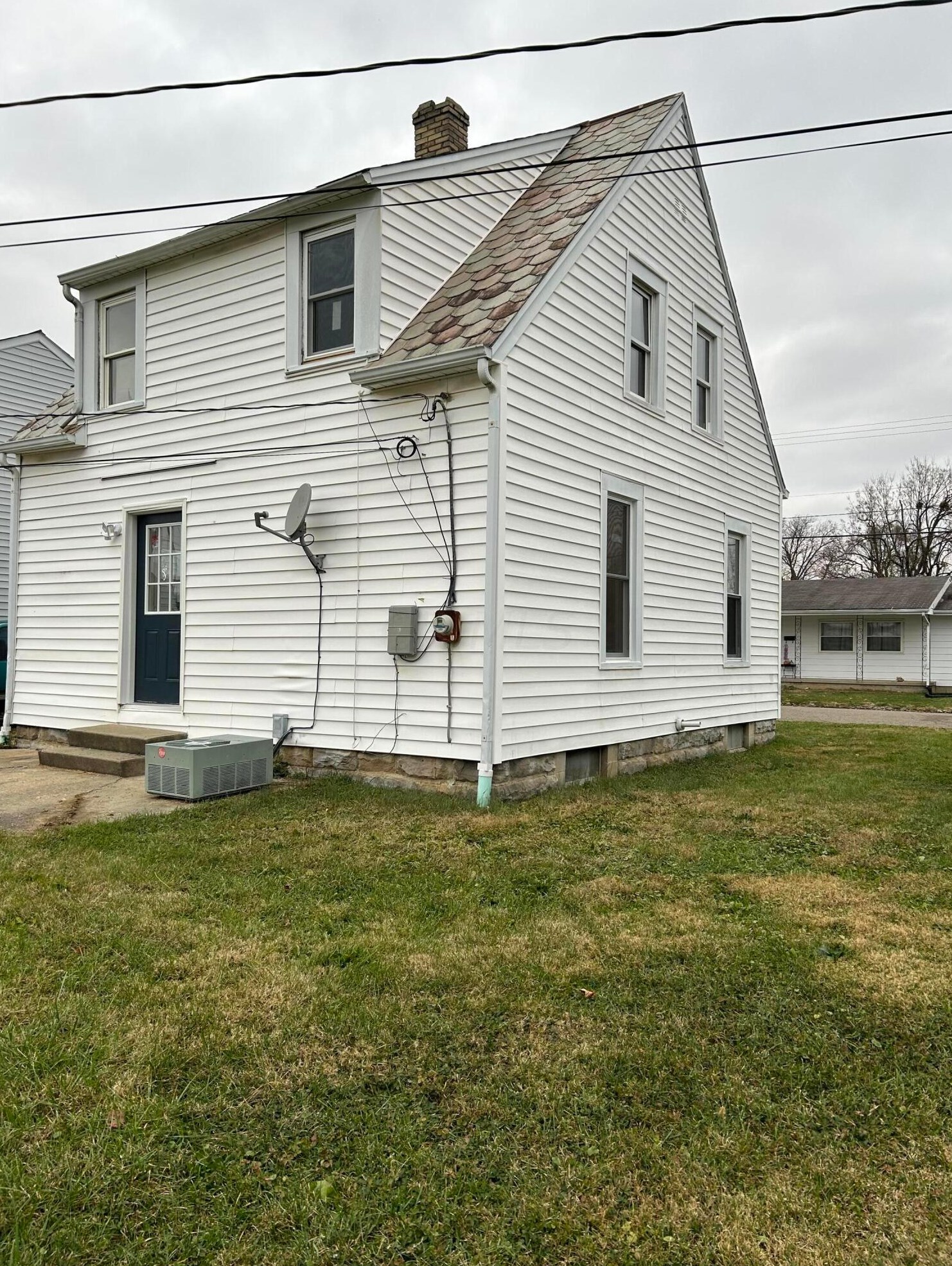 1228 8th Ave, Lancaster OH  43130-2304 exterior