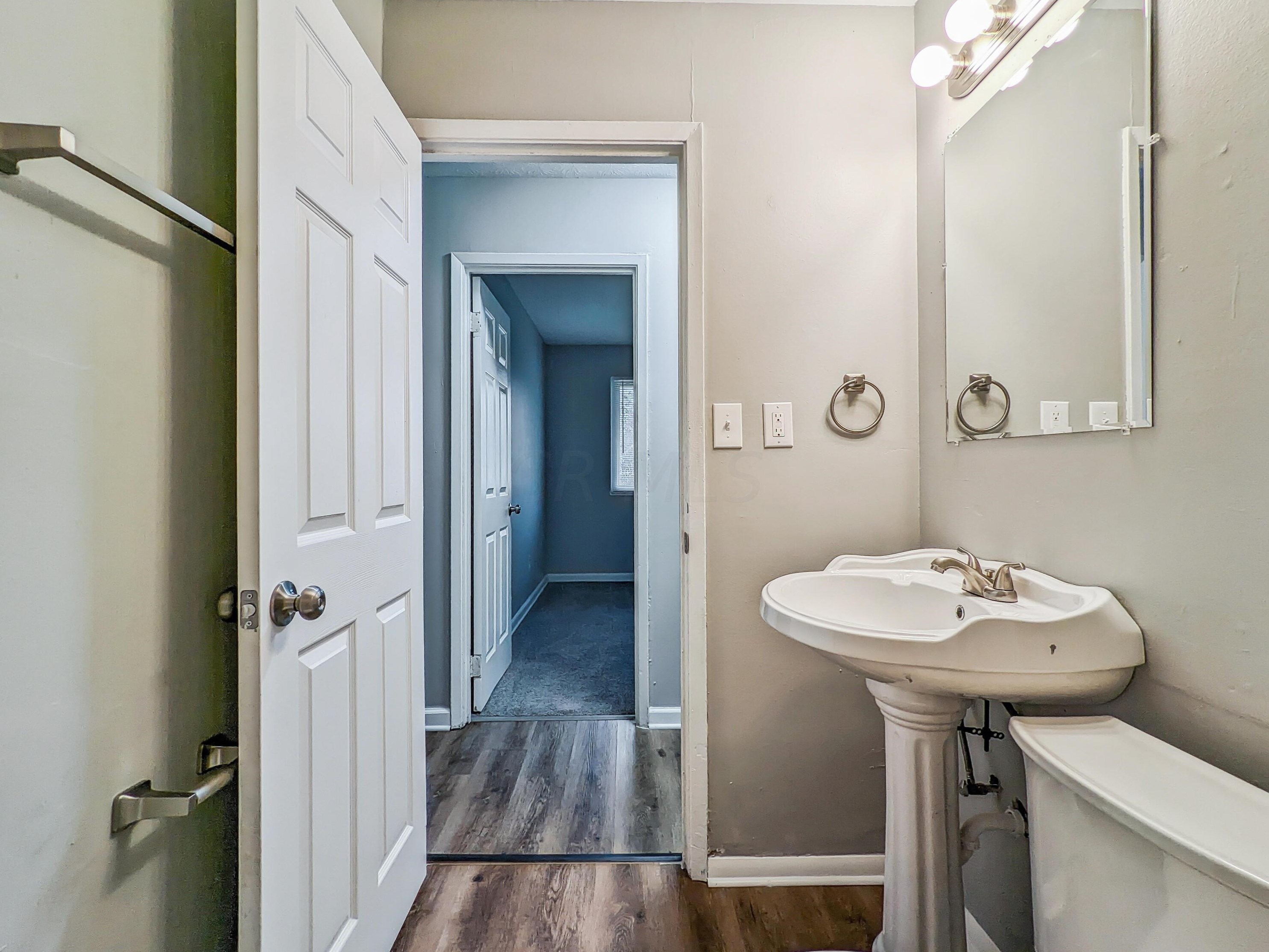 1639 Burley Dr, Columbus OH  43207-2705 exterior