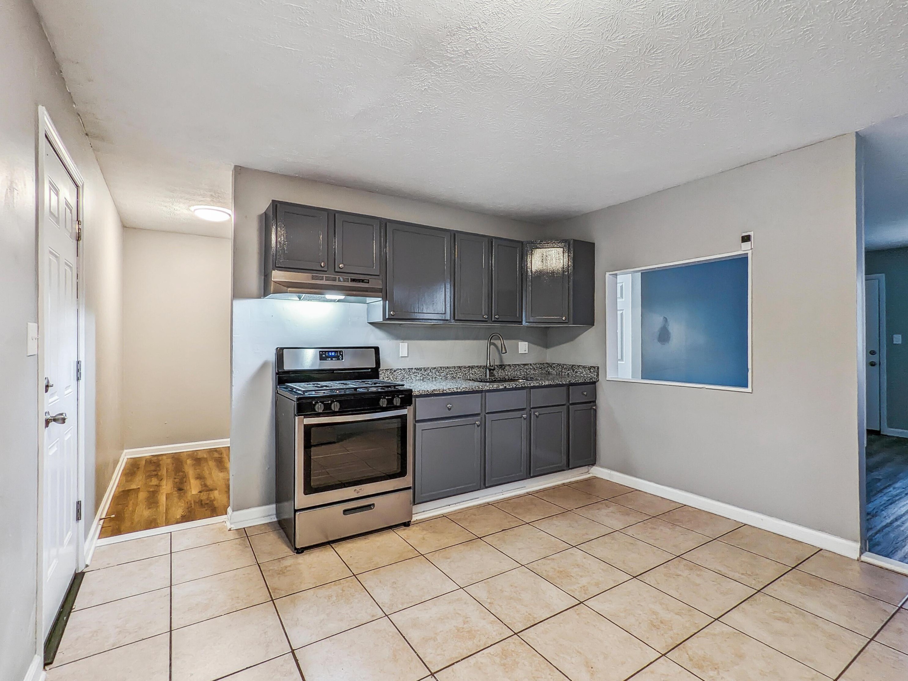 1639 Burley Dr, Columbus OH  43207-2705 exterior