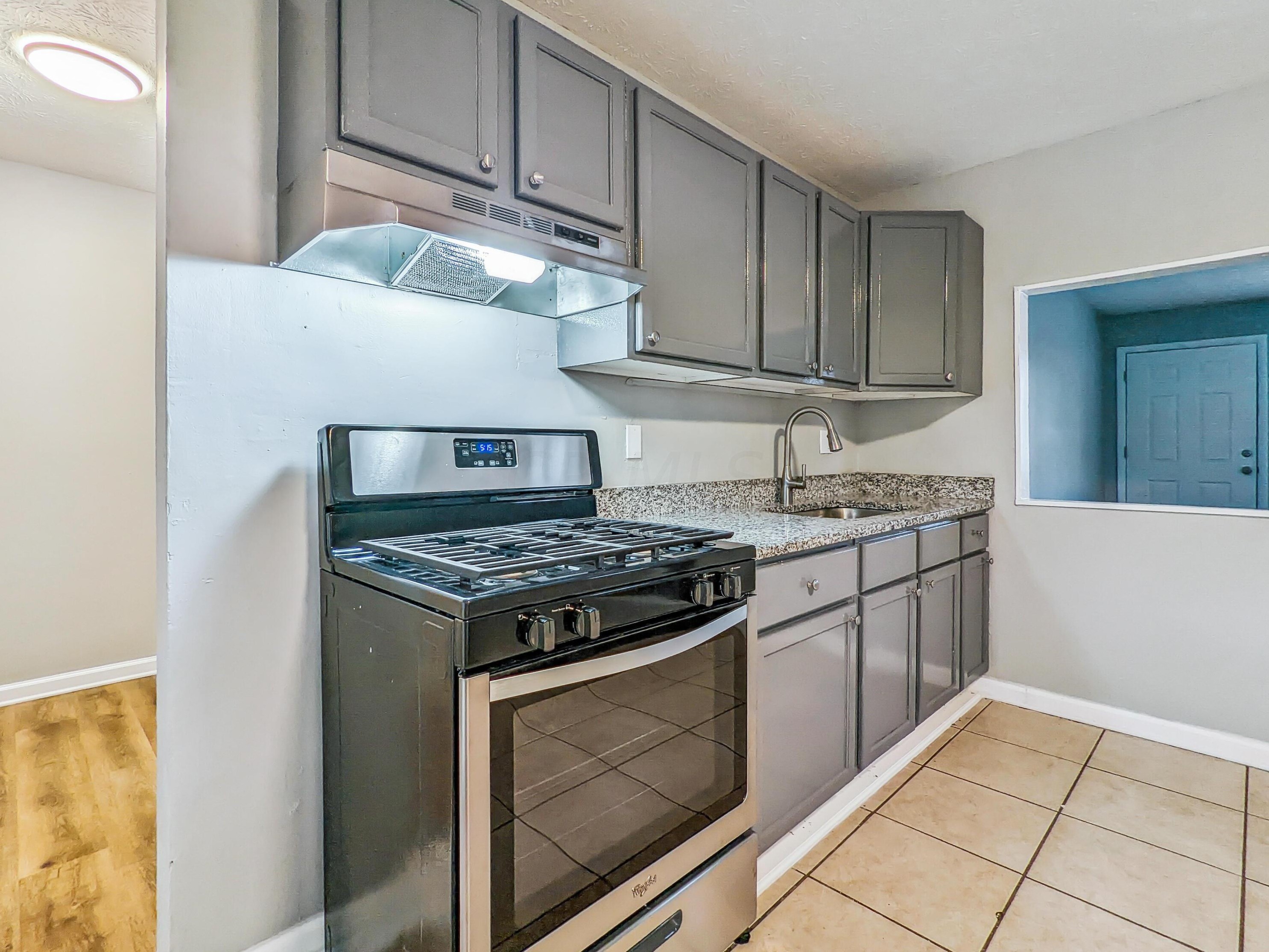 1639 Burley Dr, Columbus OH  43207-2705 exterior