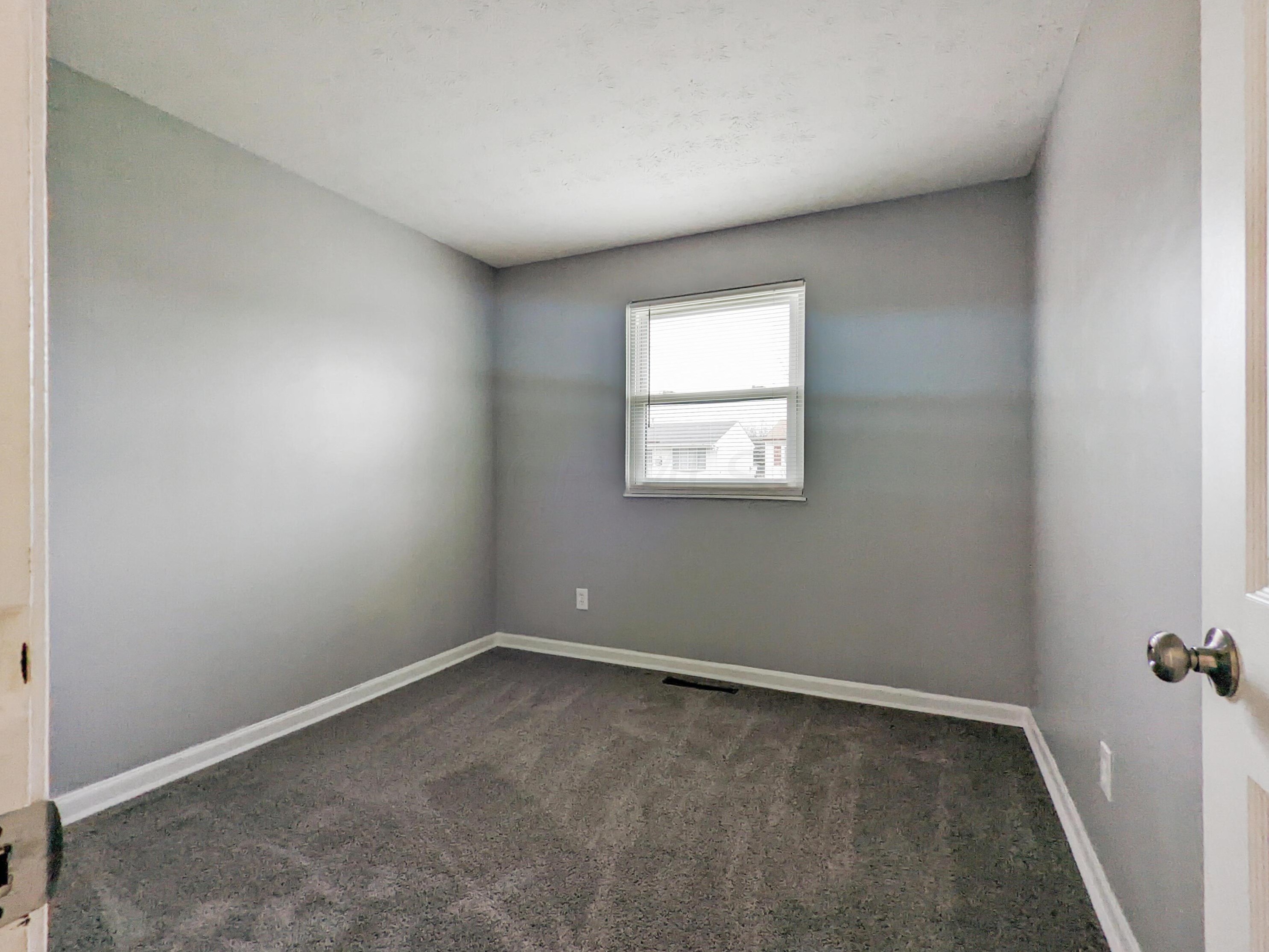 1639 Burley Dr, Columbus OH  43207-2705 exterior