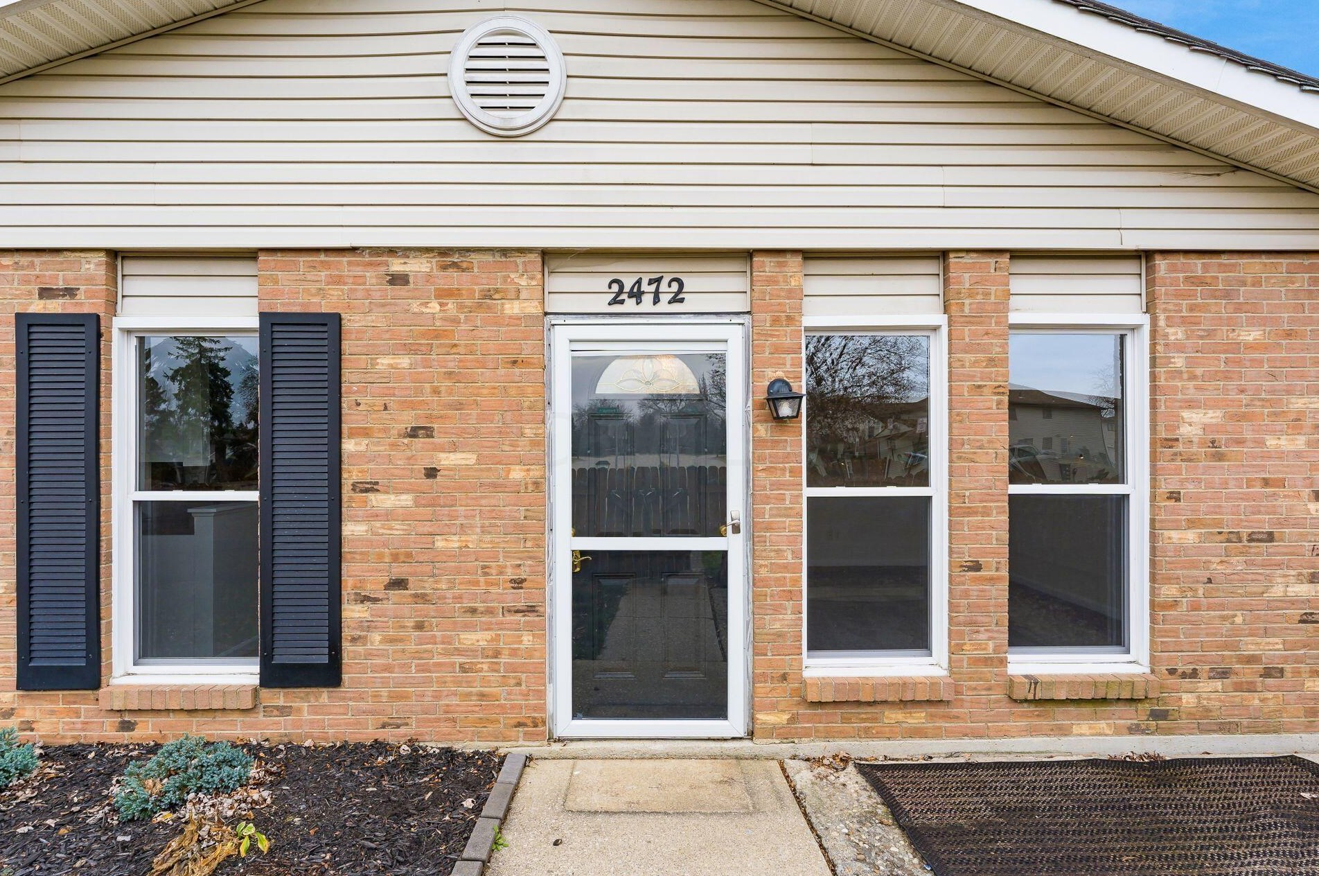 2472 Natchez Dr, Columbus OH 43209-3306 exterior