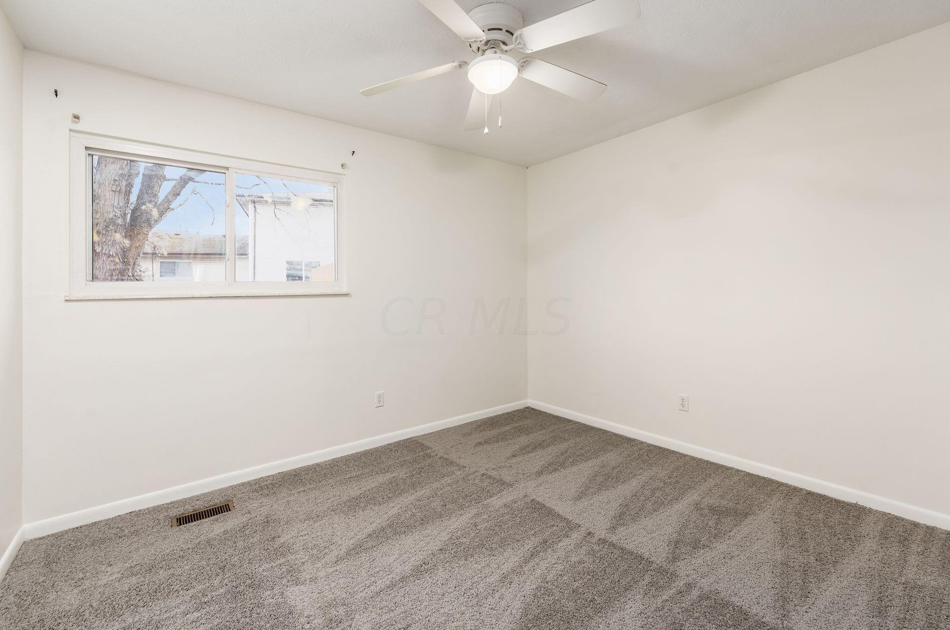 2472 Natchez Dr, Columbus OH 43209-3306 exterior