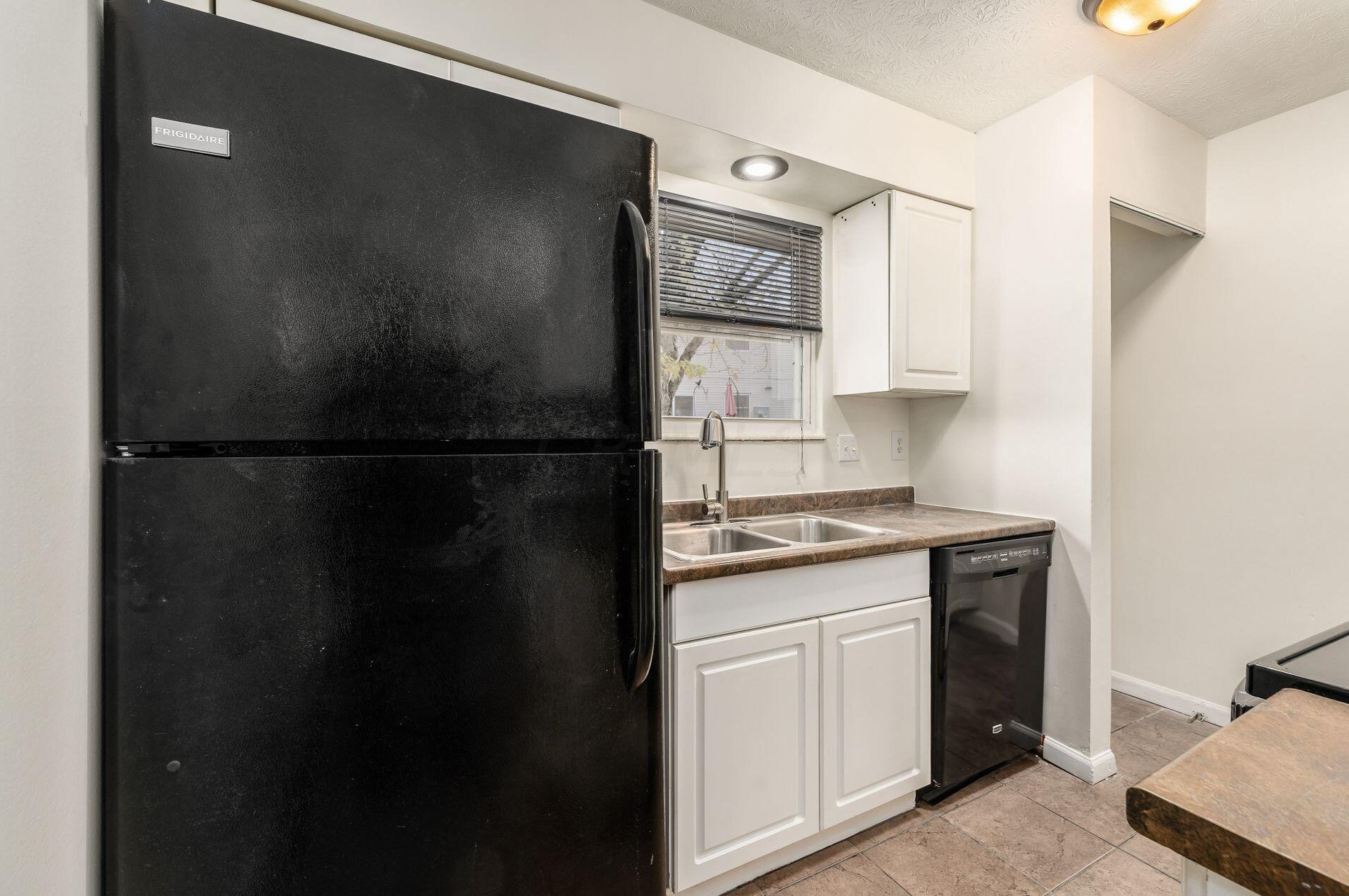 2472 Natchez Dr, Columbus OH 43209-3306 exterior