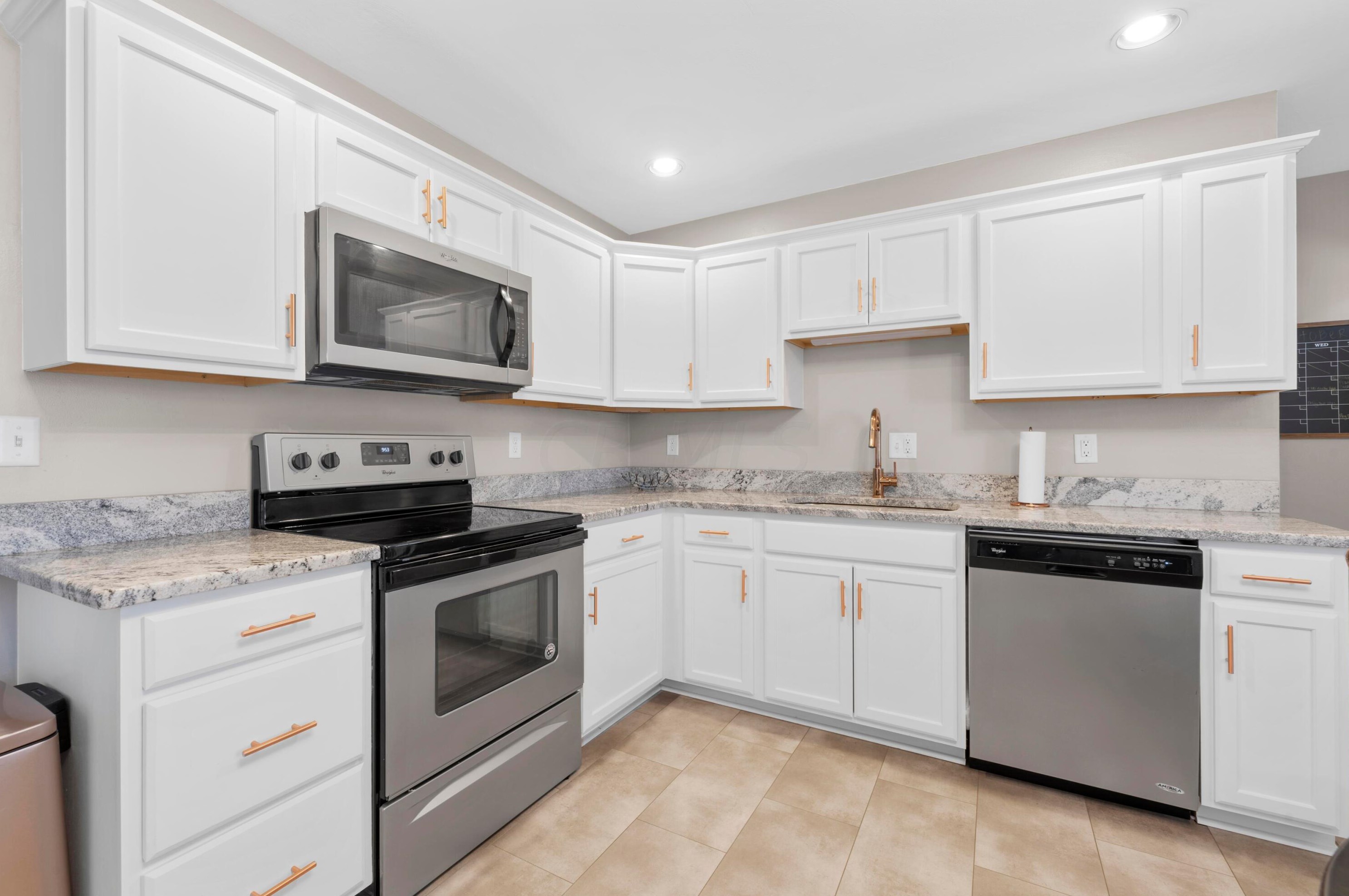 128 Hamilton Ave, Hebron, OH 43025